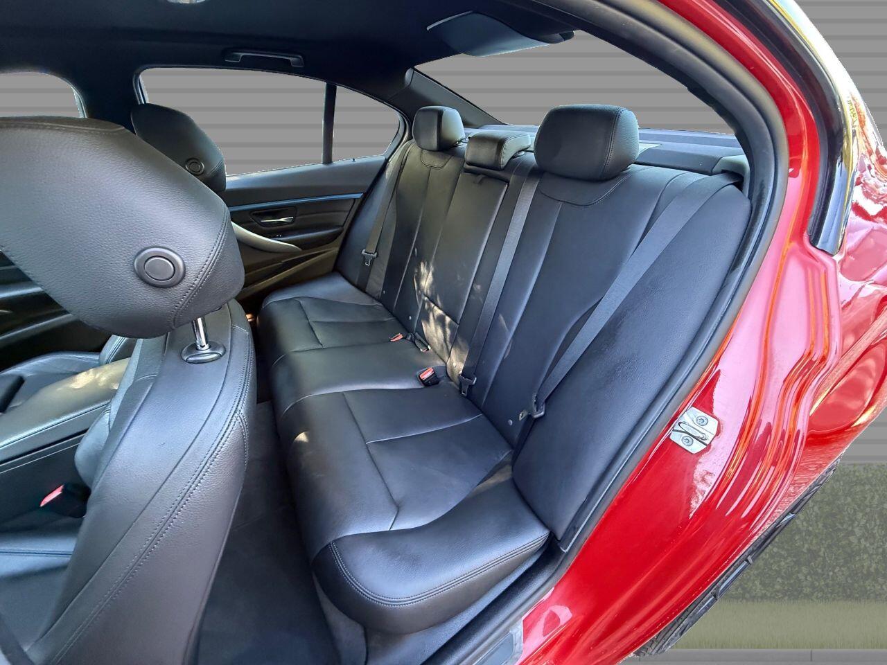 BMW 3 Series view 24