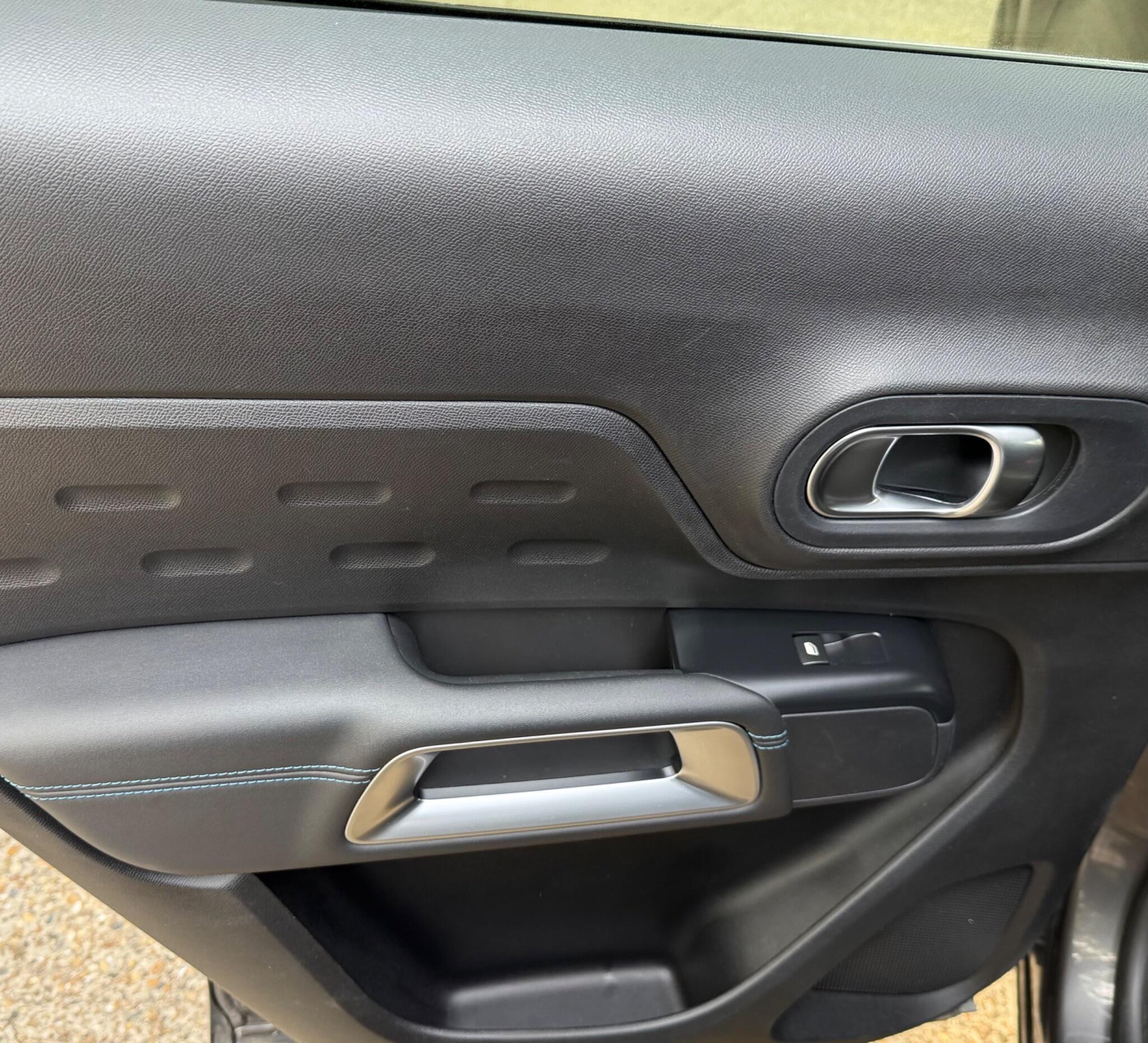 Citroen C5 Aircross view 18