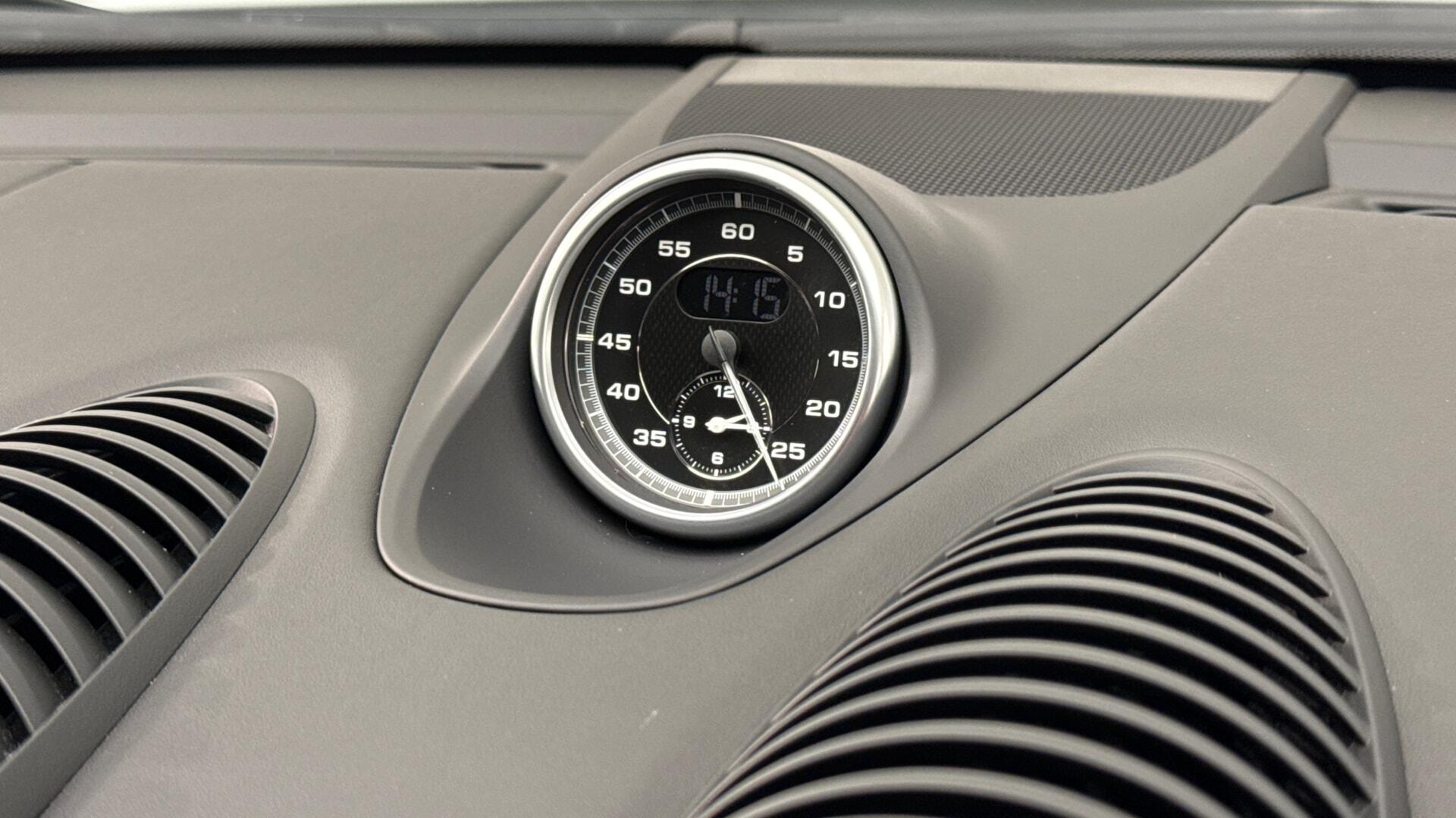 Porsche Cayman view 18