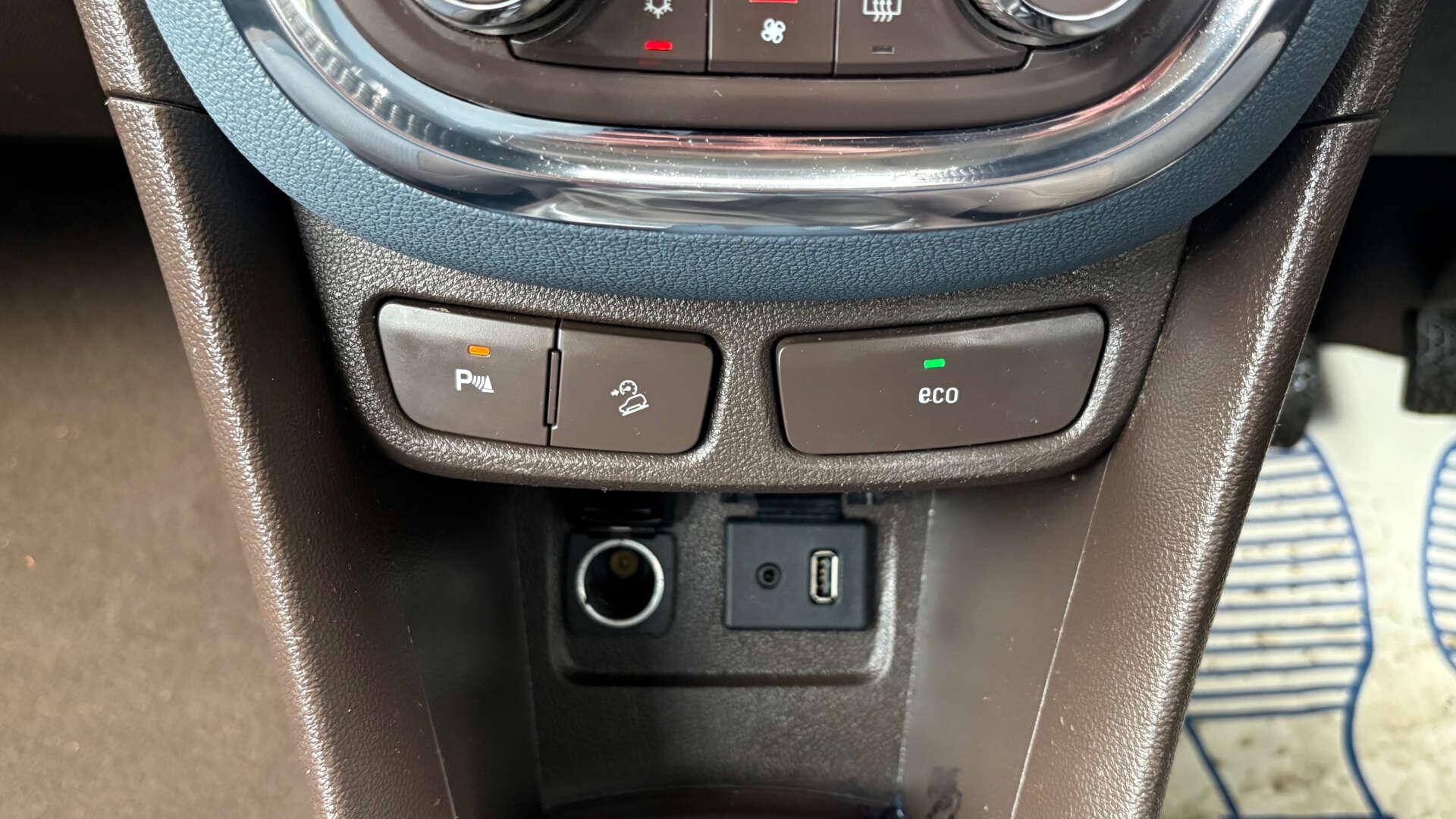 Vauxhall Mokka view 30