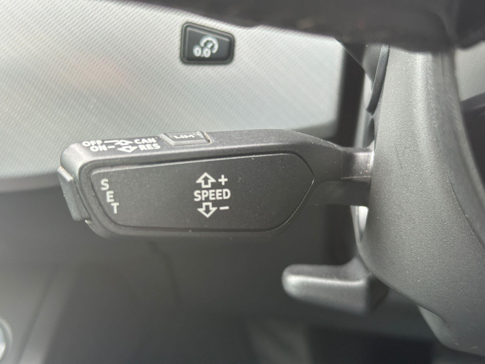 Audi A4 Avant view 31