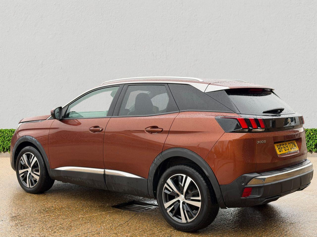 Peugeot 3008 view 5