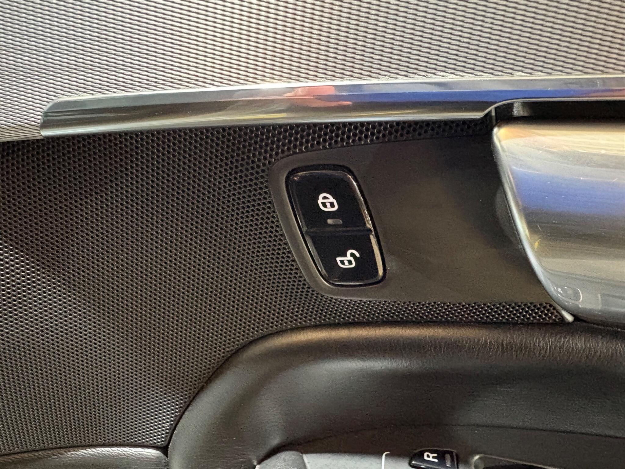 Volvo XC90 view 41