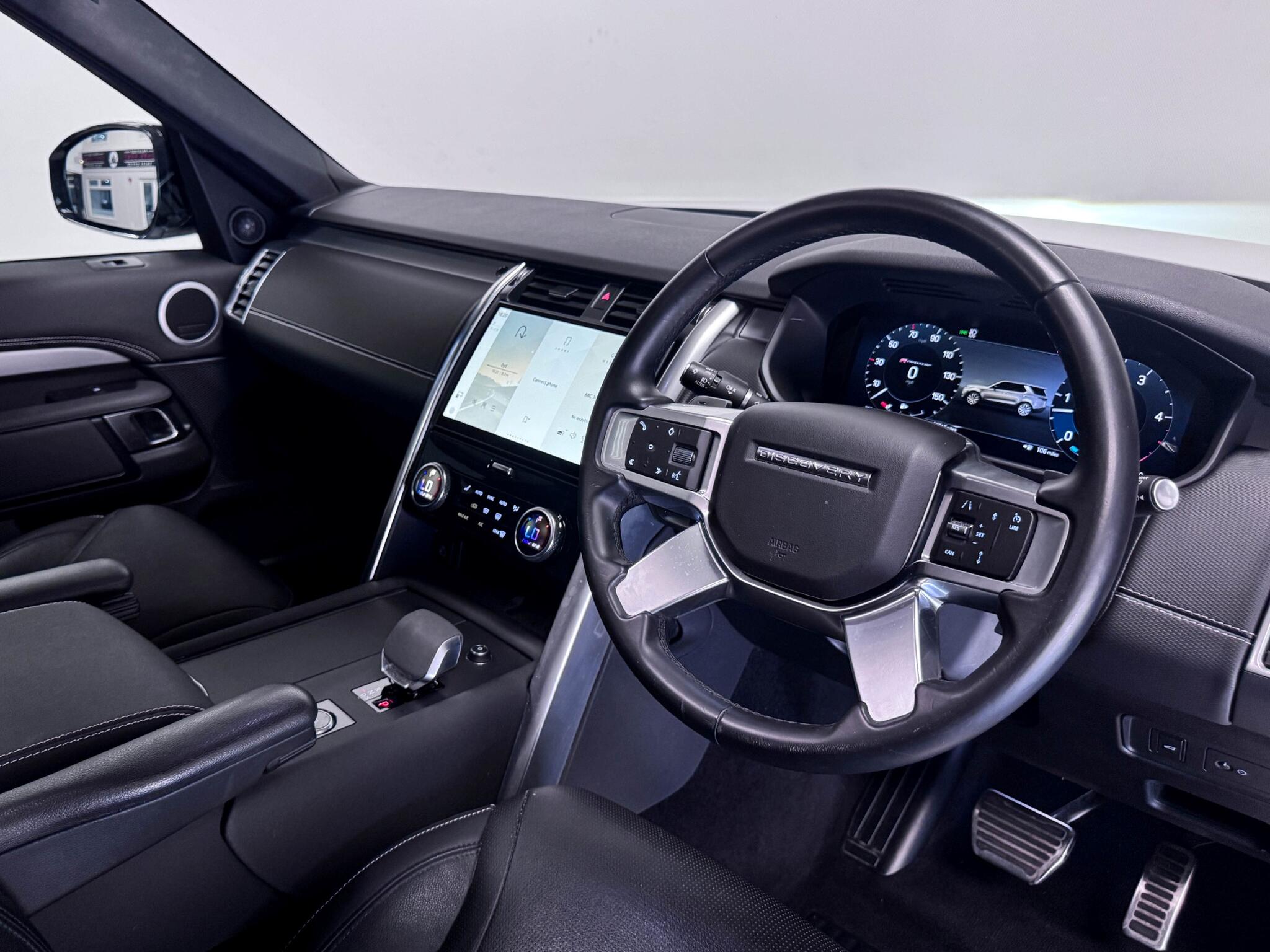 Land Rover Discovery view 28