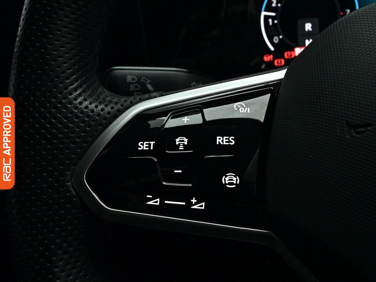 Volkswagen Golf view 19