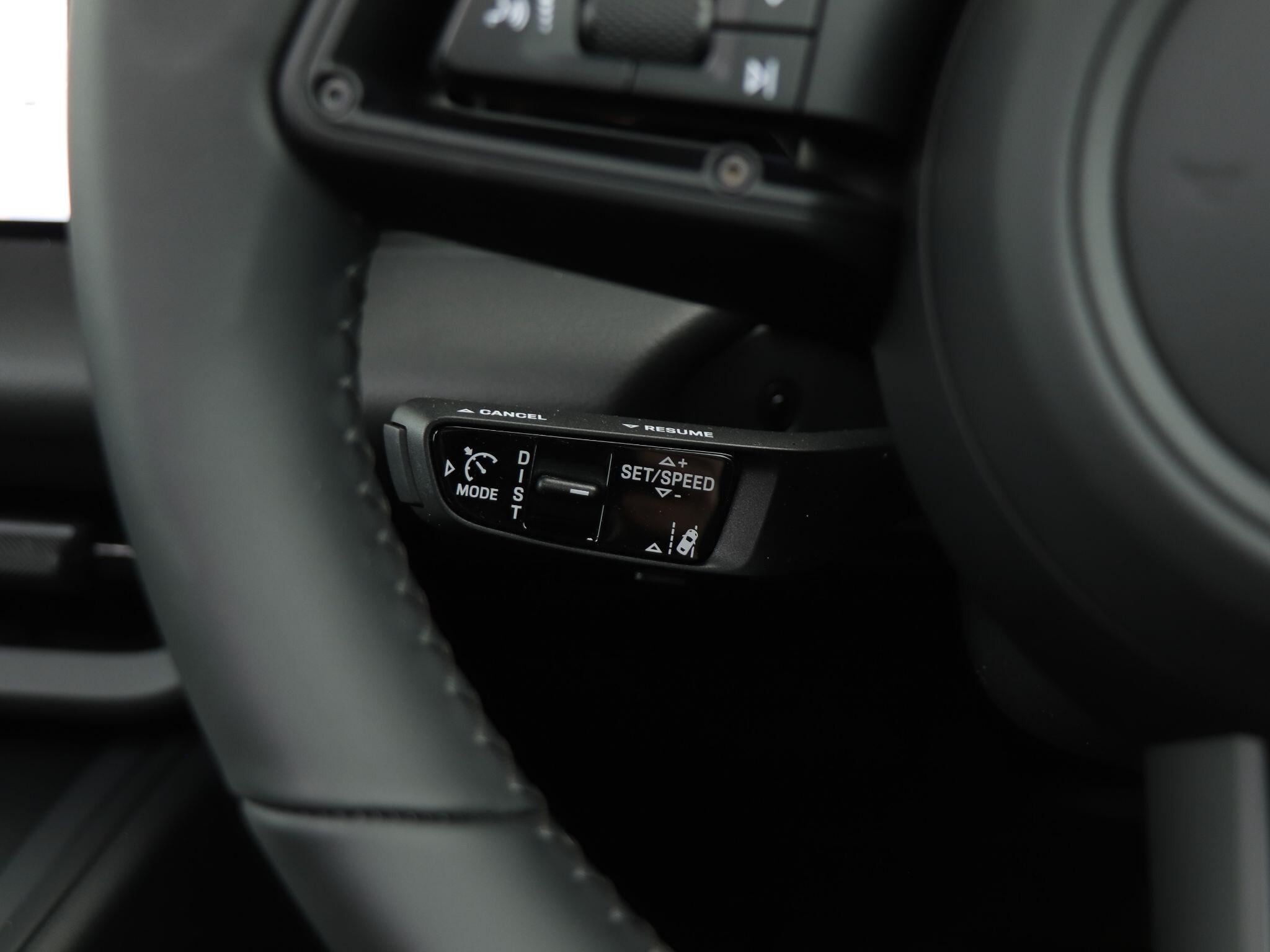 Porsche Macan view 19