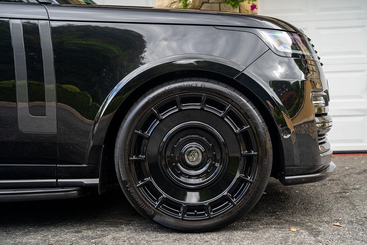 Land Rover Range Rover view 4