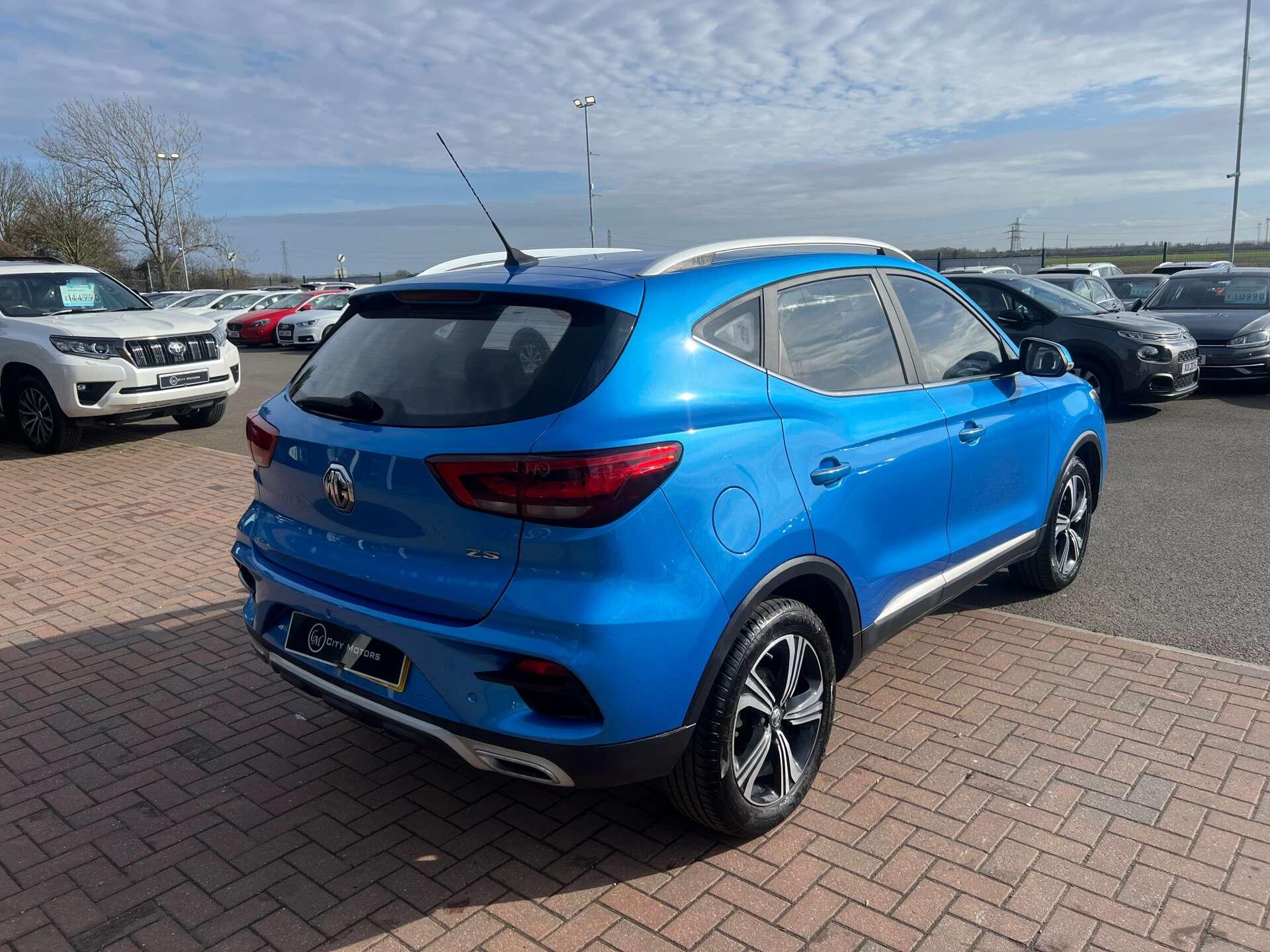 MG ZS view 7