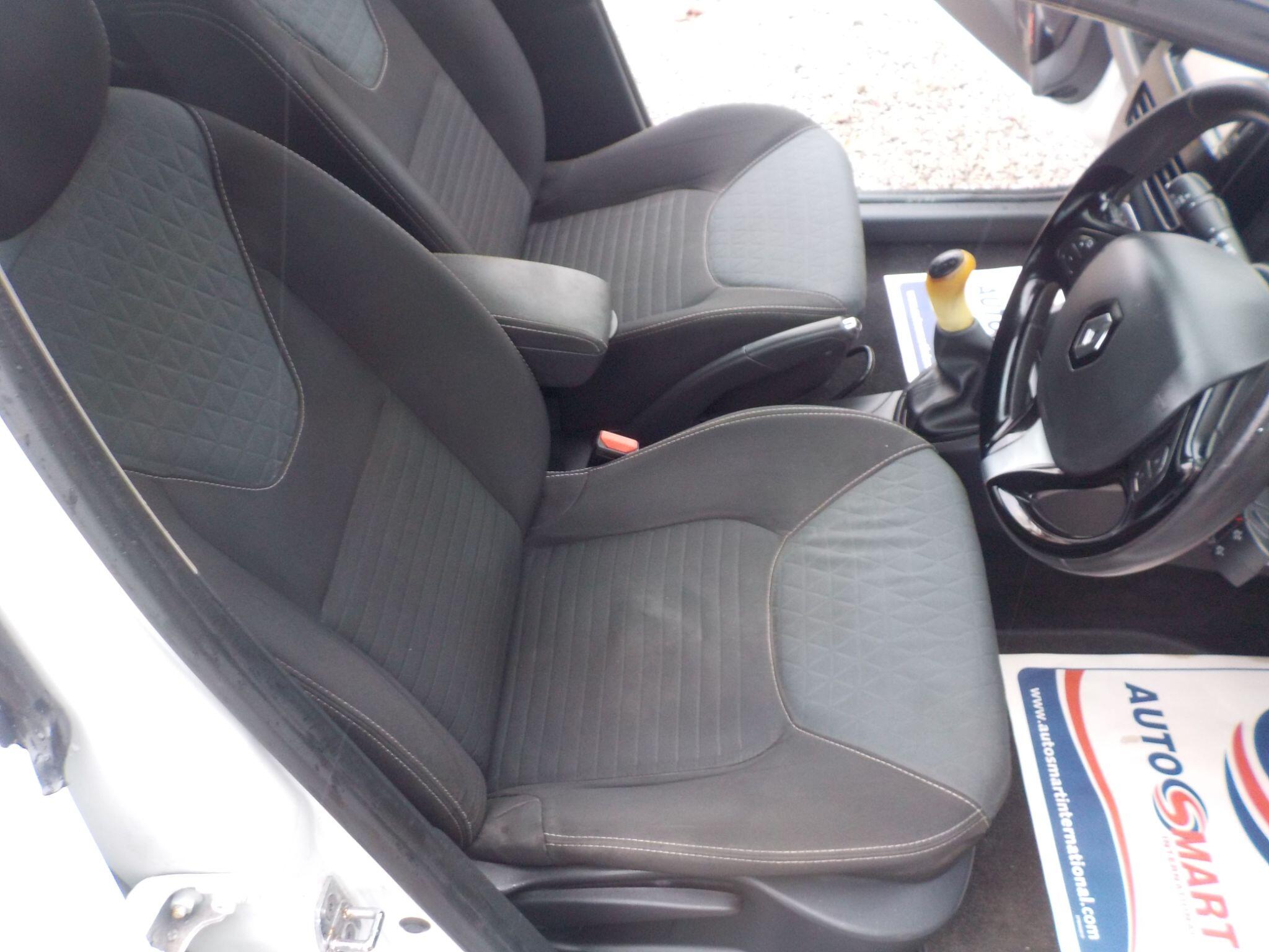 Renault Clio 1.5 dCi Dynamique S MediaNav Euro 5 (s/s) 5dr