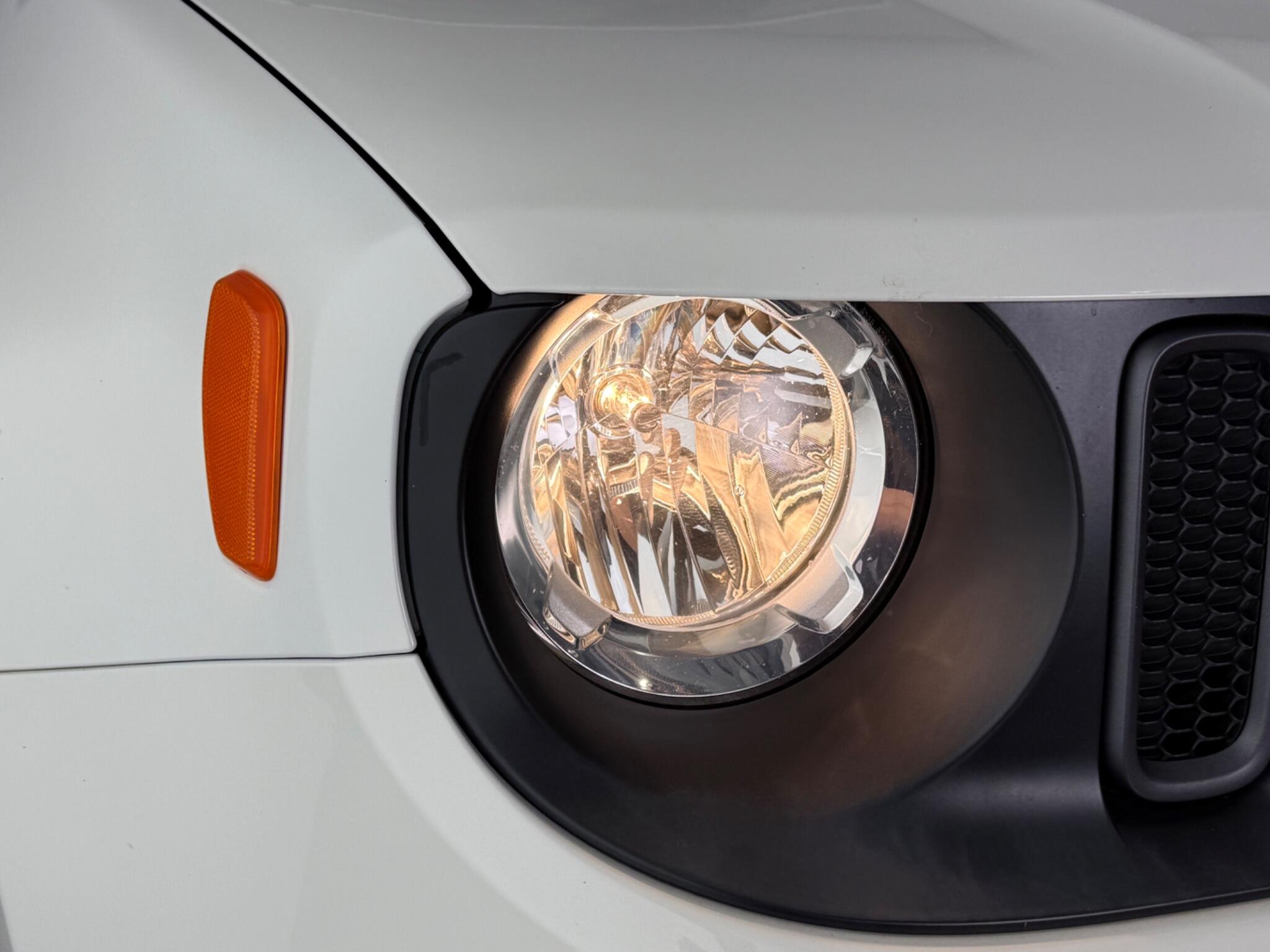 Jeep Renegade view 10