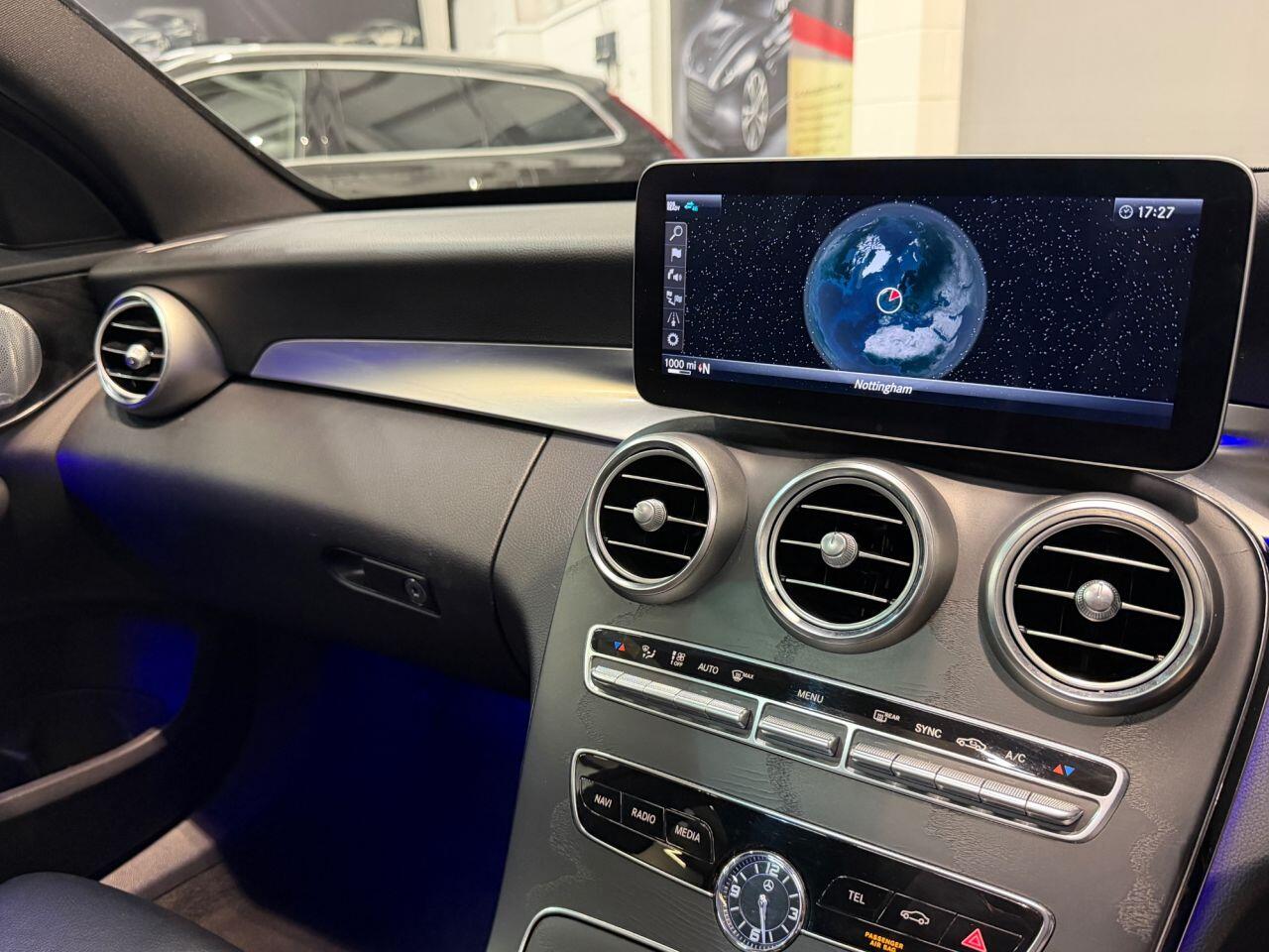 Mercedes-Benz C-Class view 29