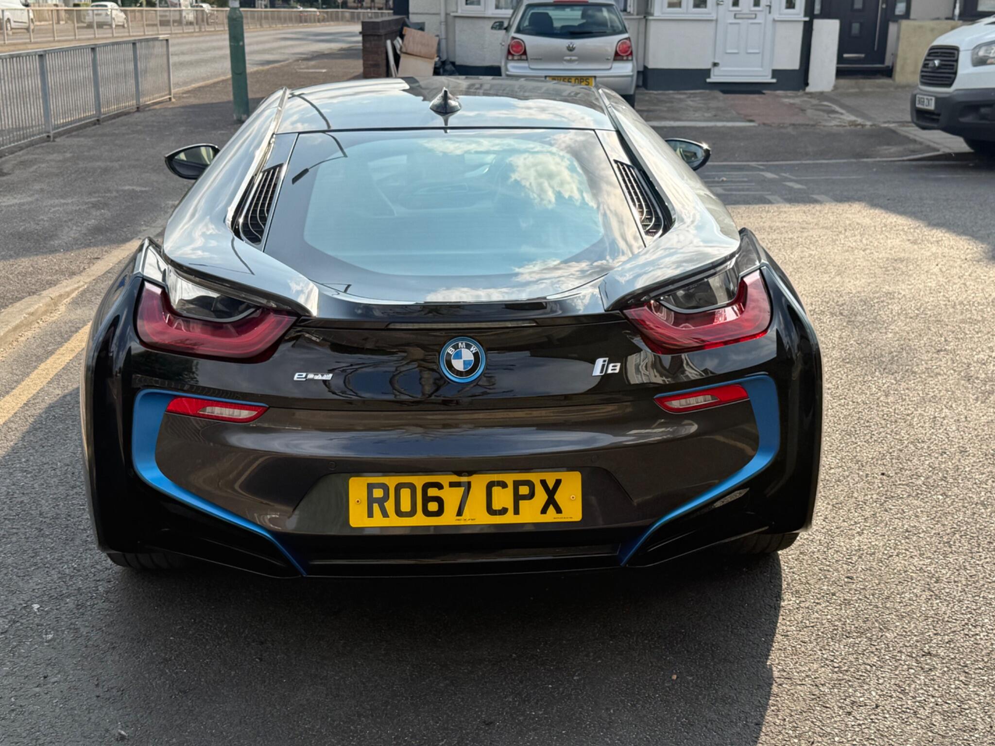 BMW I8 view 4