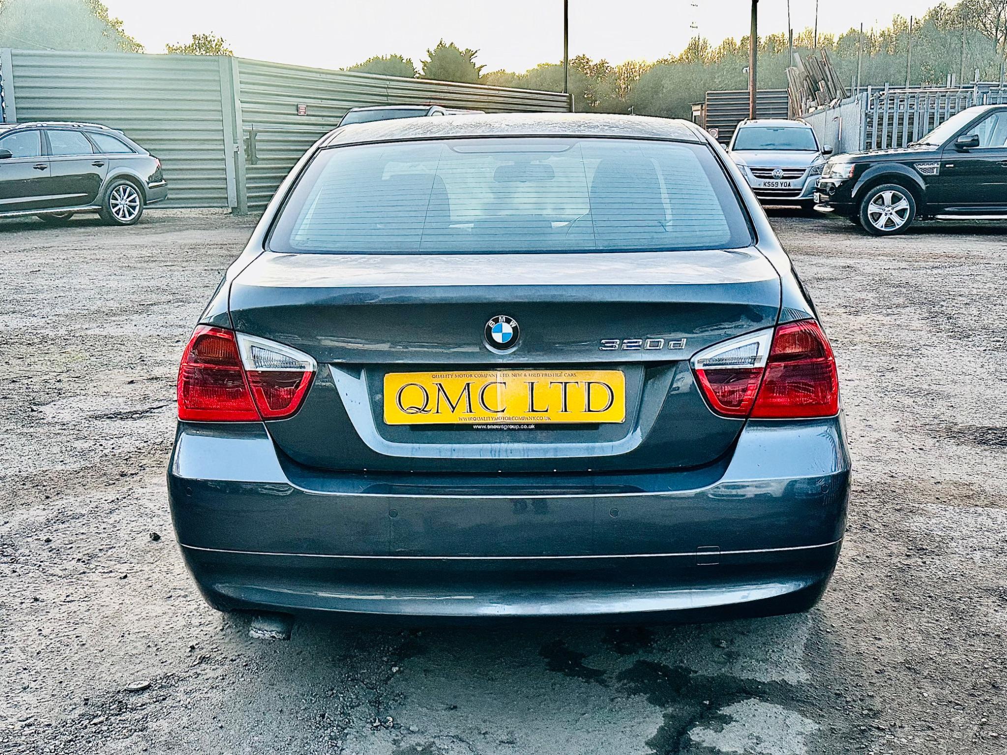 BMW 3 Series view 11