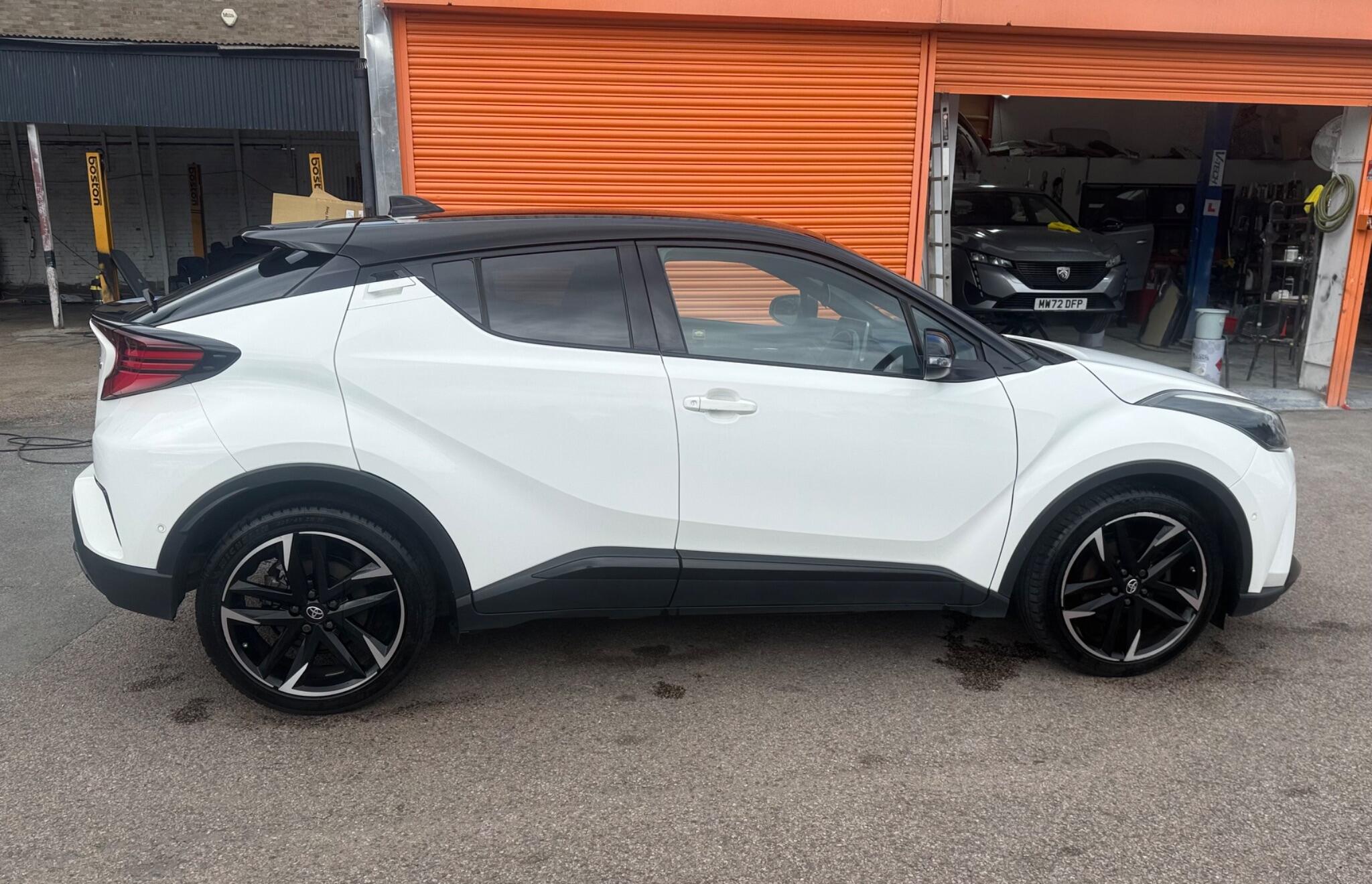 Toyota C-HR view 10