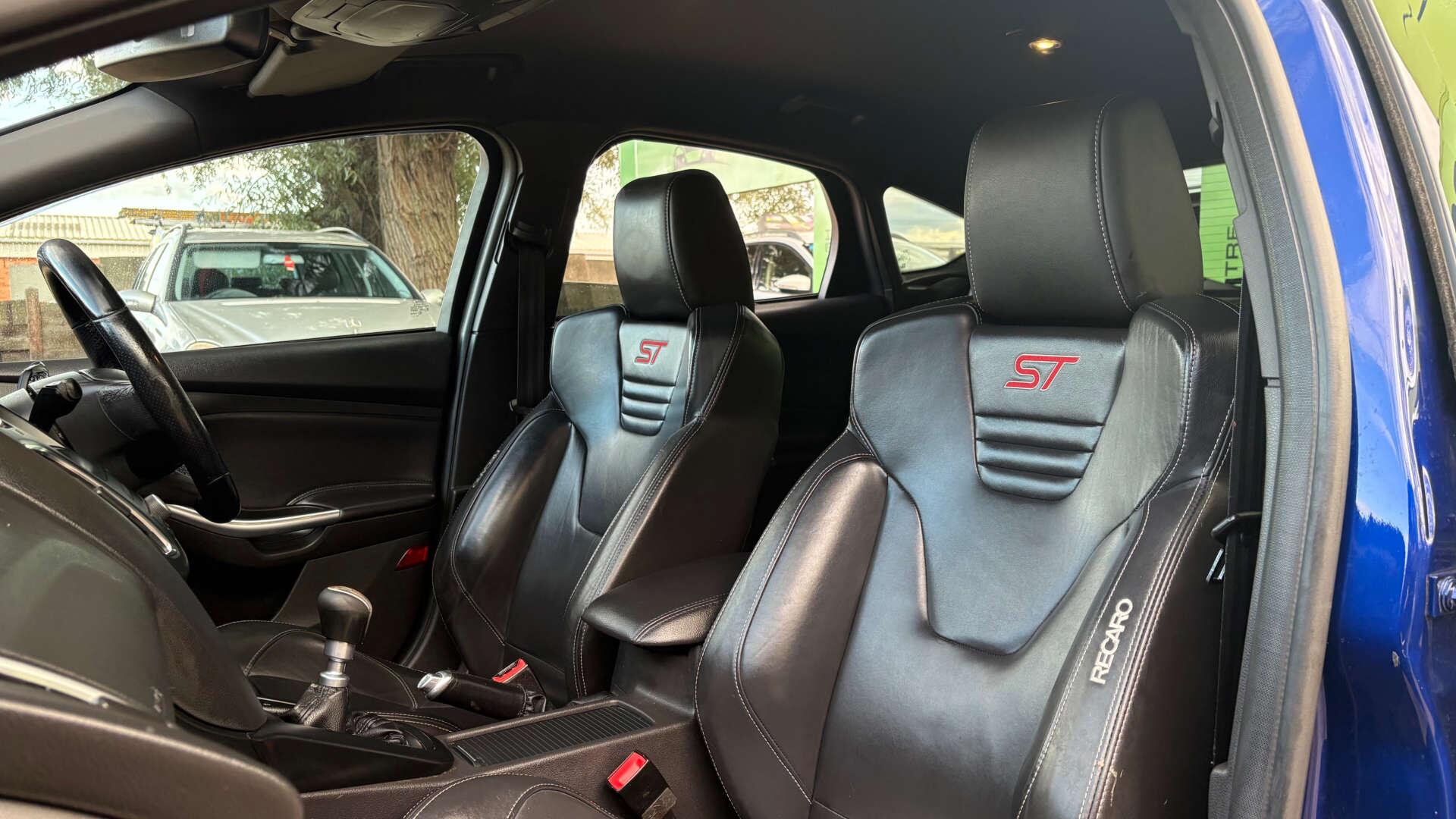 Ford Focus view 15