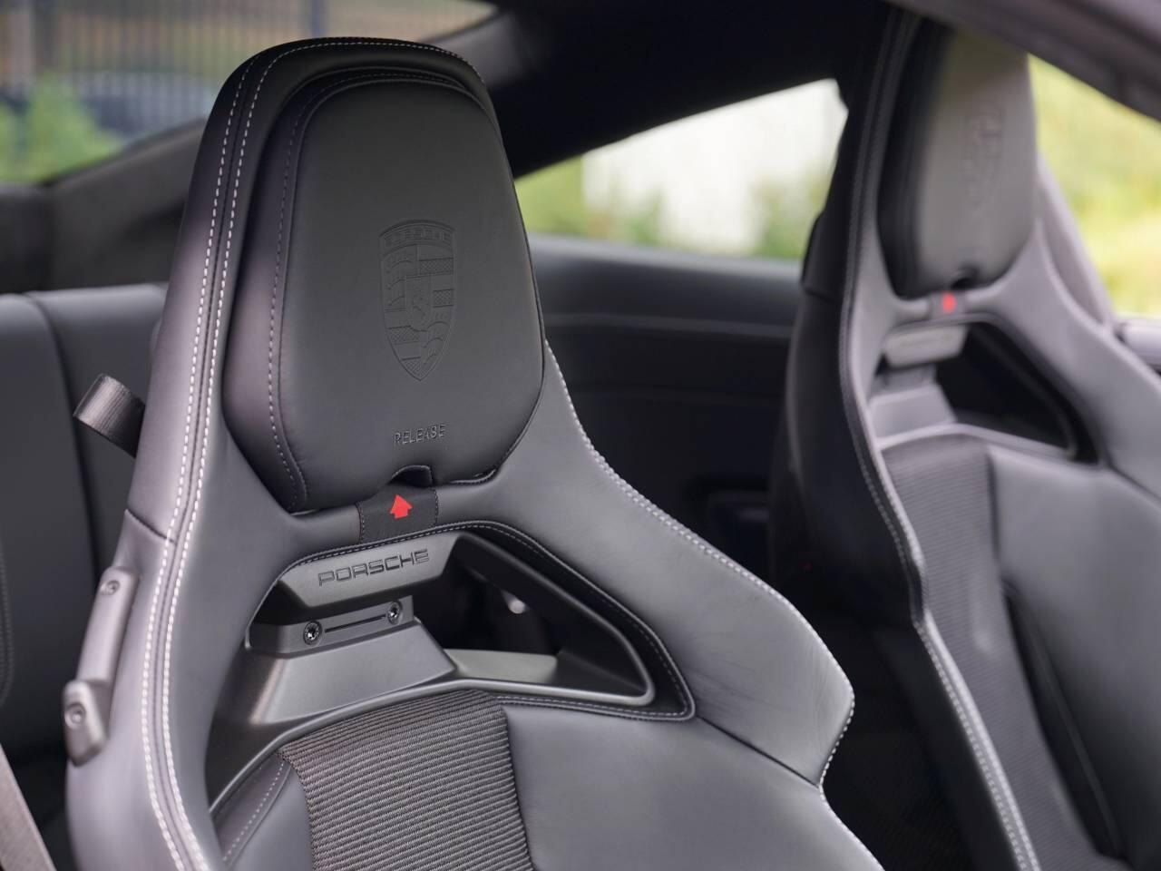 Porsche 911 view 13