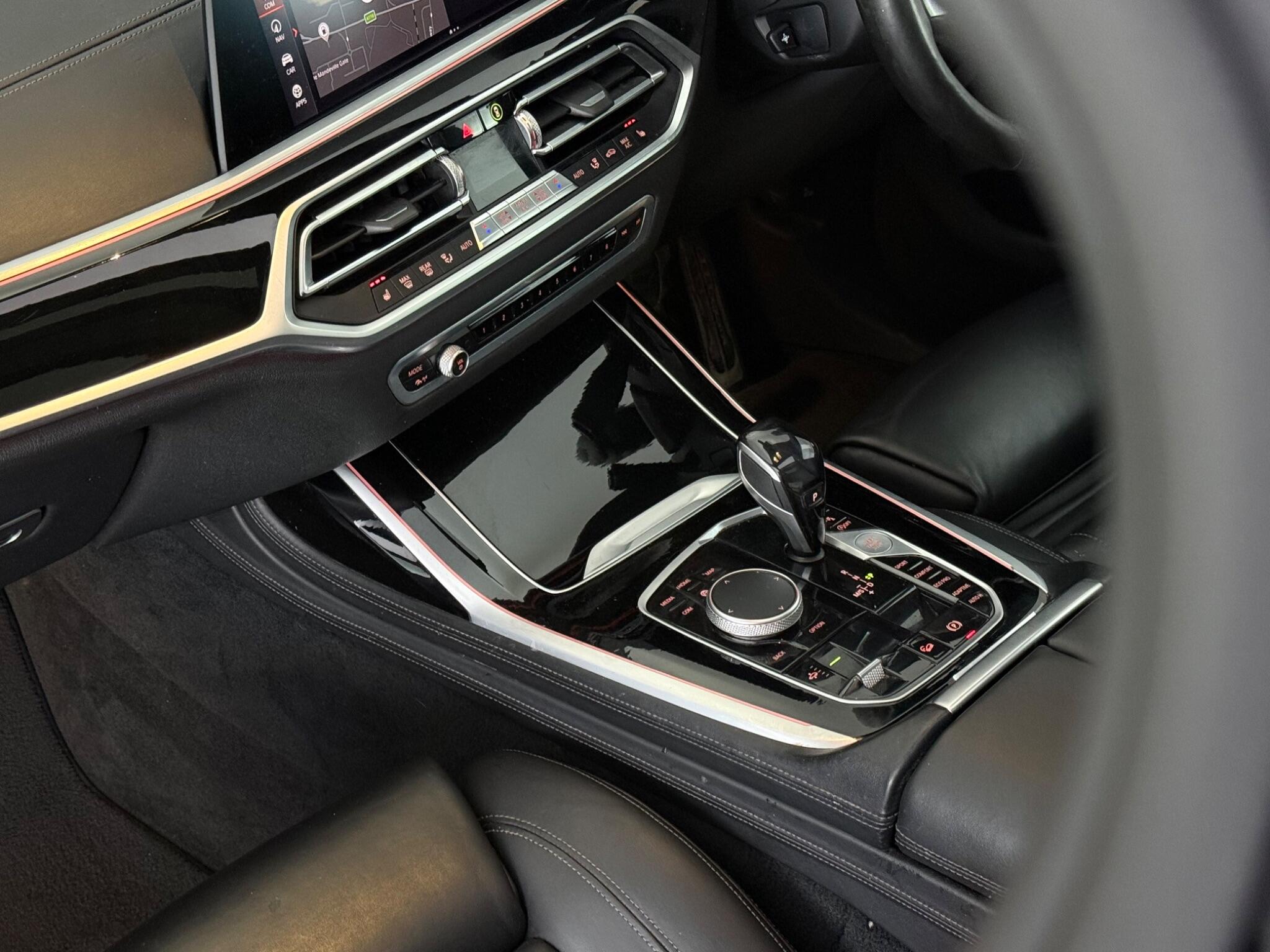 BMW X7 view 39