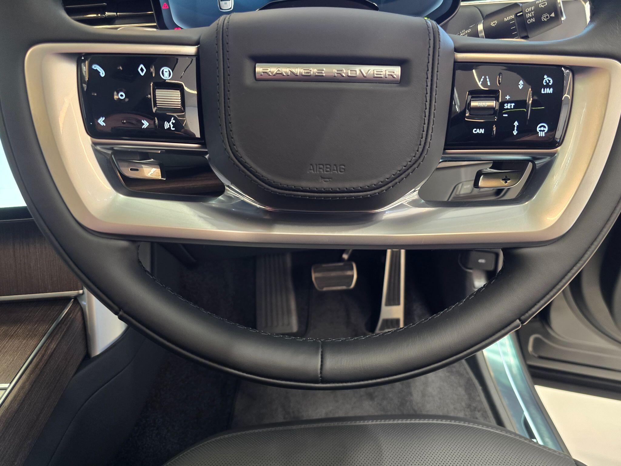 Land Rover Range Rover view 19