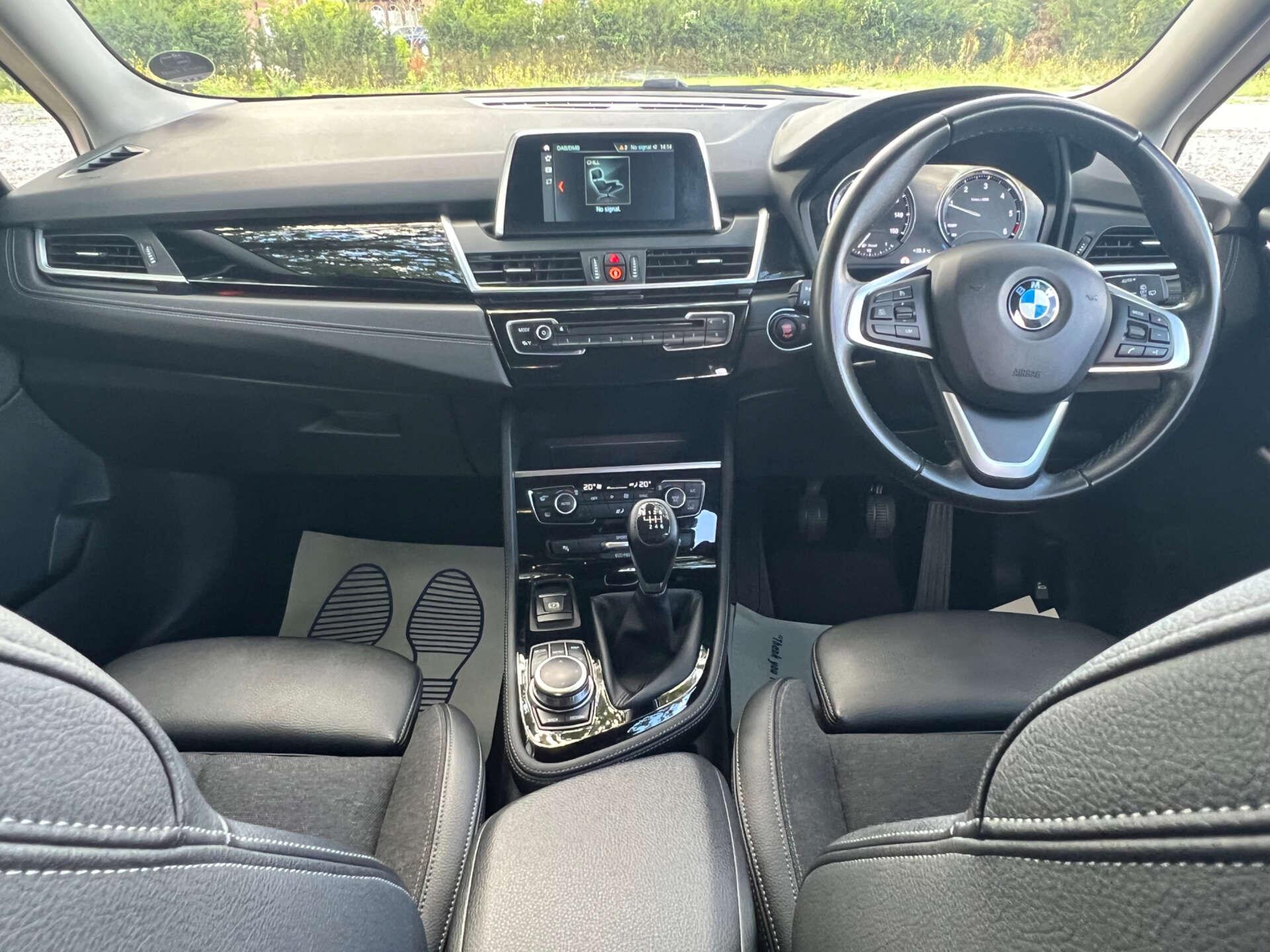 BMW 2 Series view 33