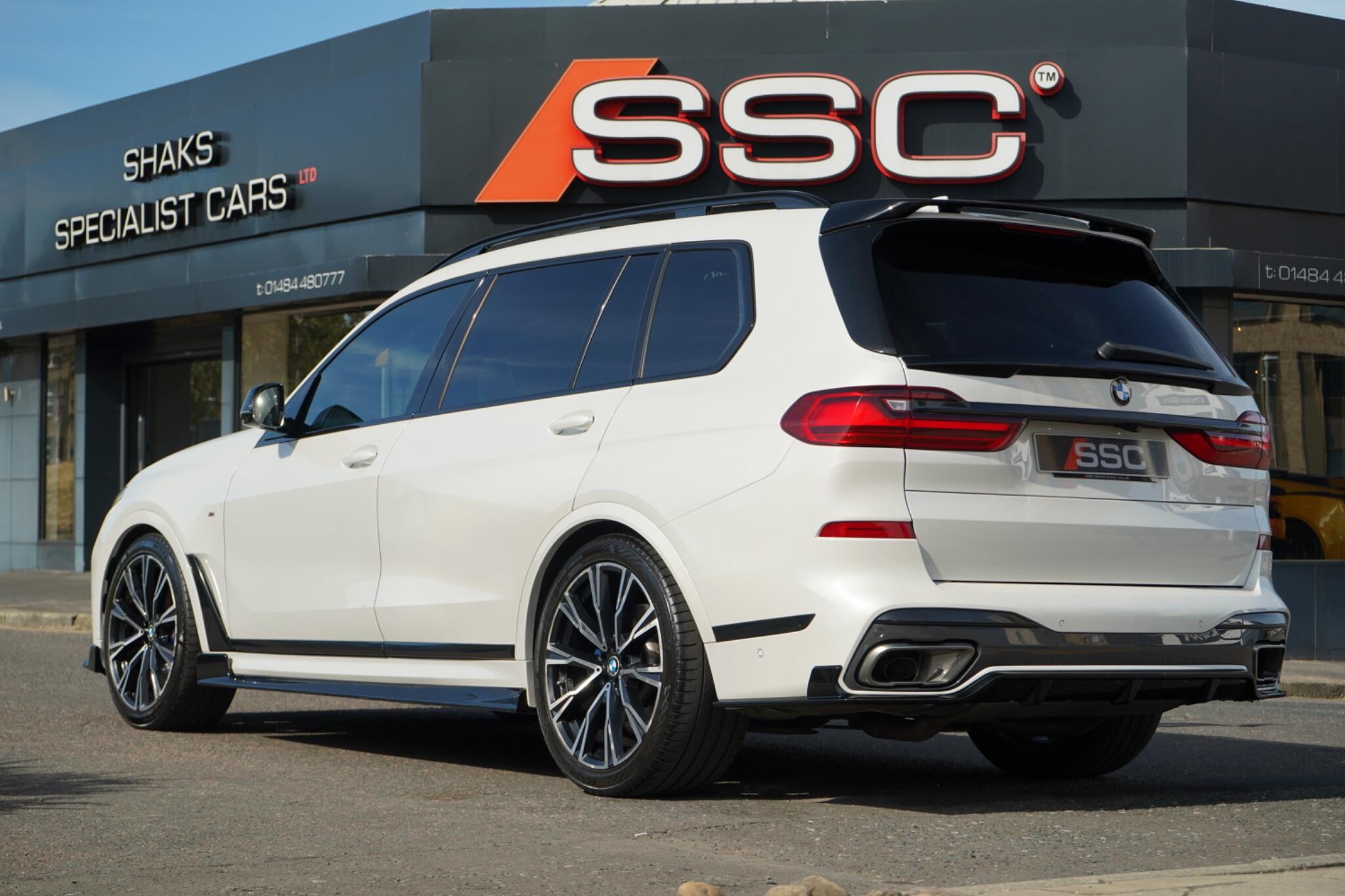 BMW X7 view 2