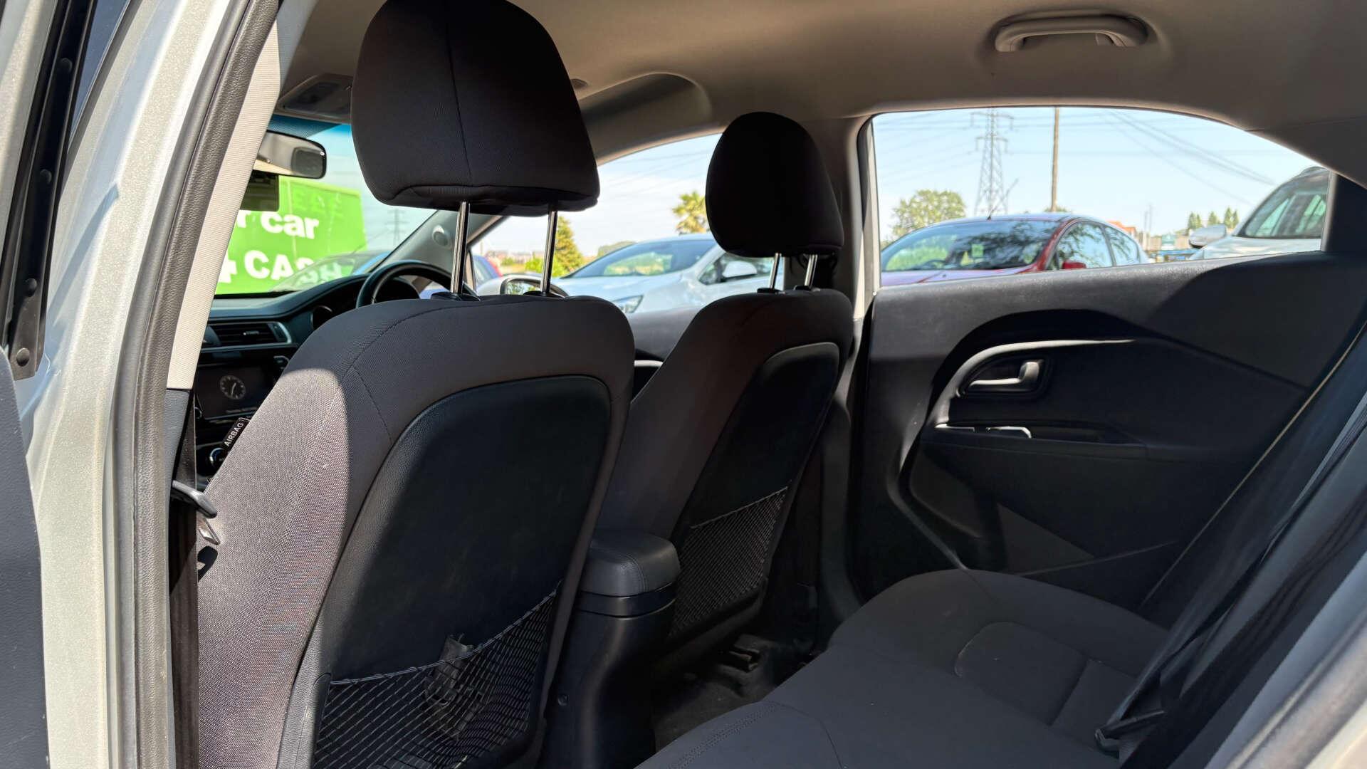 Kia Rio view 12