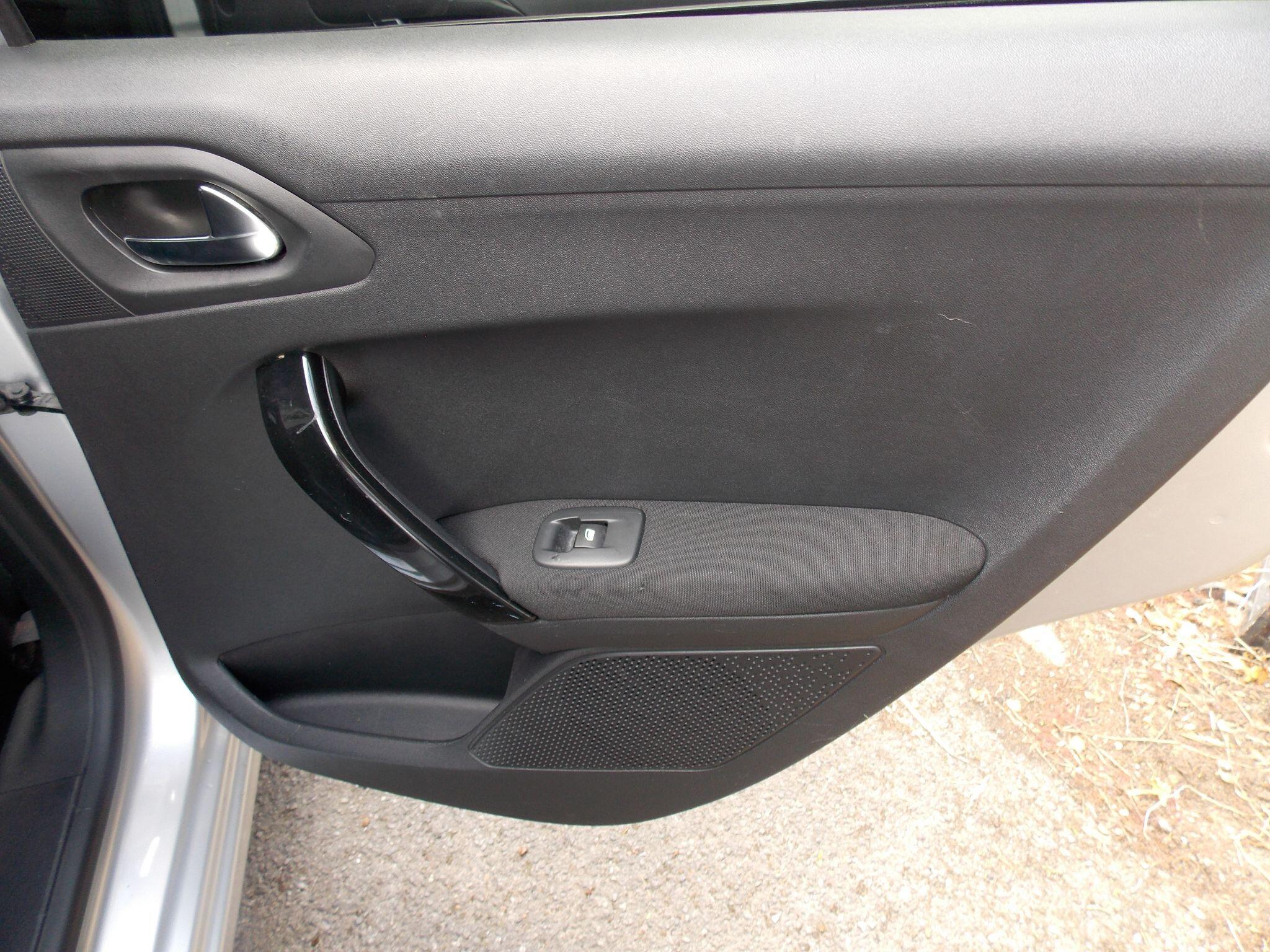Peugeot 208 view 61