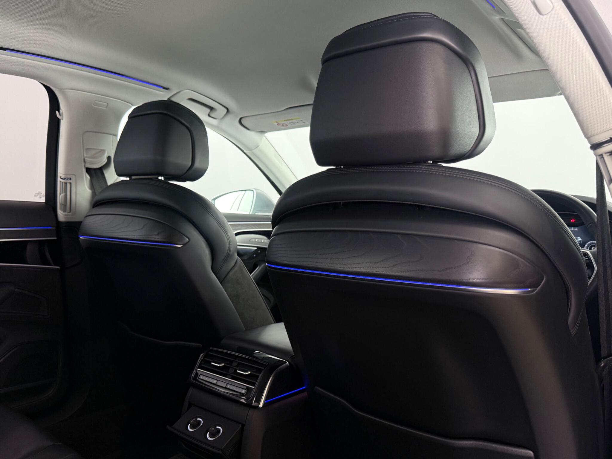 Audi A8 view 35