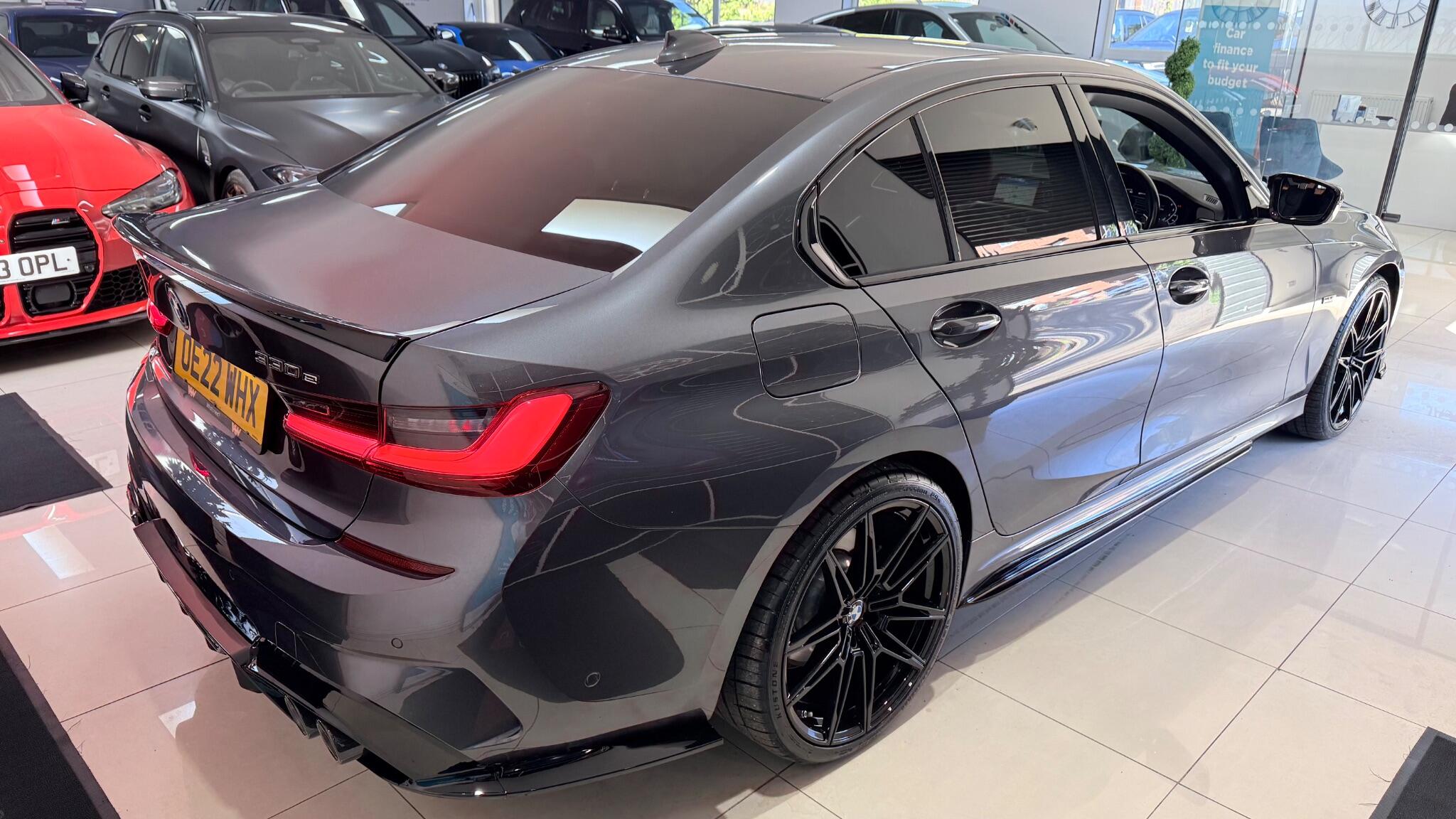 BMW 3 Series view 37