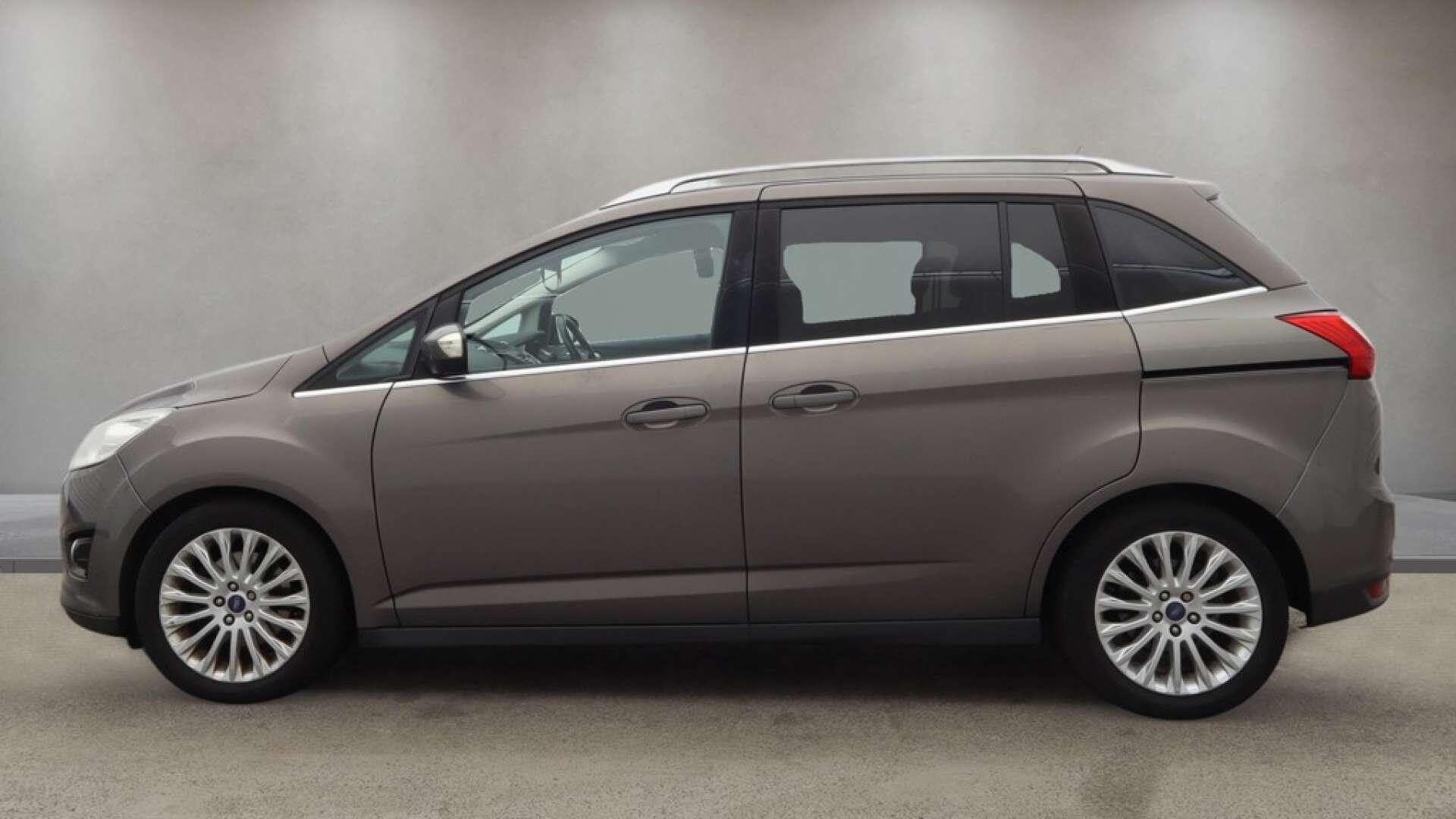 Ford Grand C-Max view 10