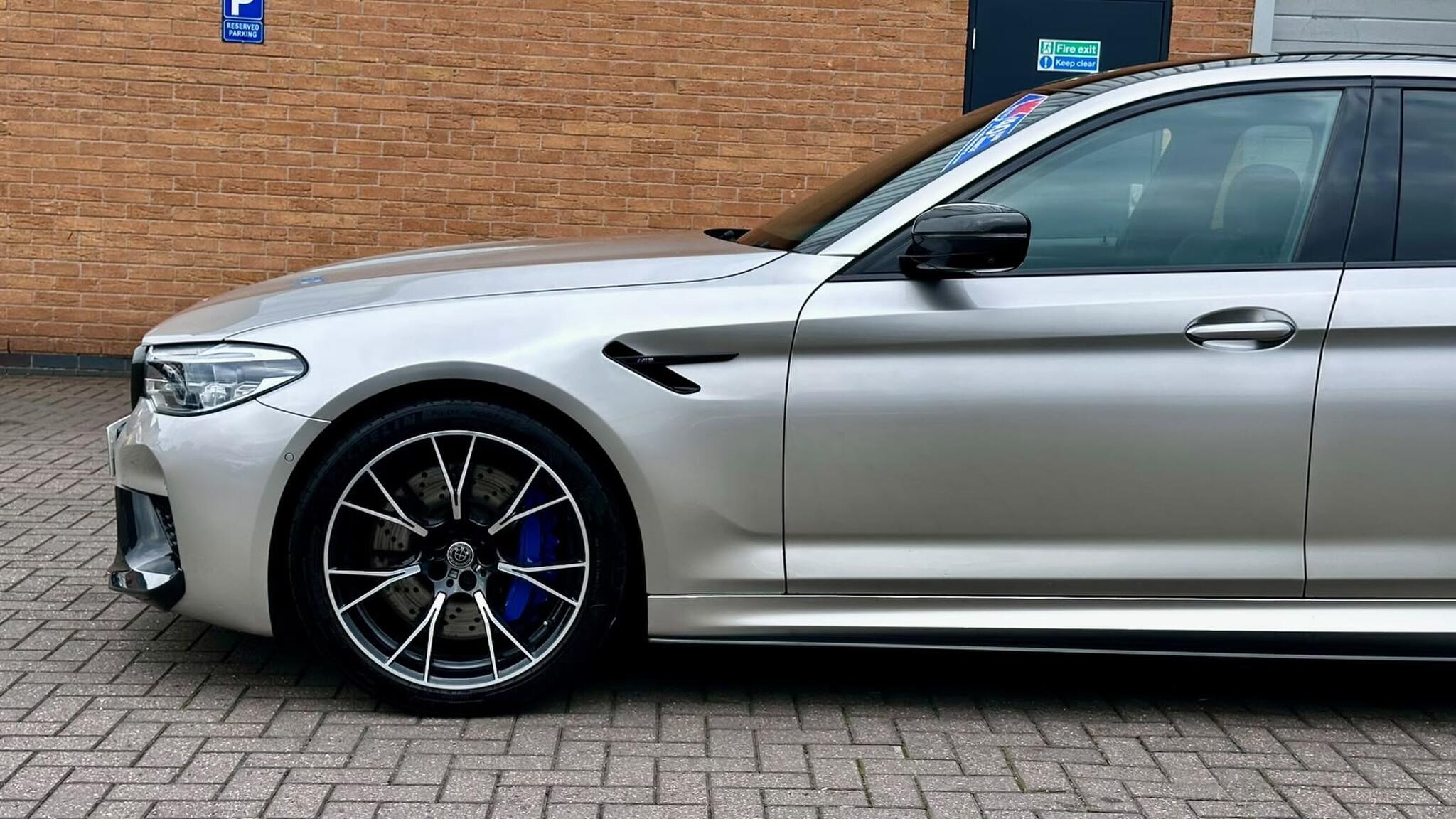 BMW M5 view 18