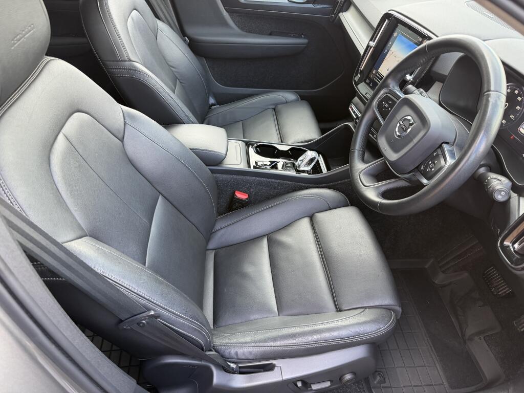 Volvo XC40 view 6