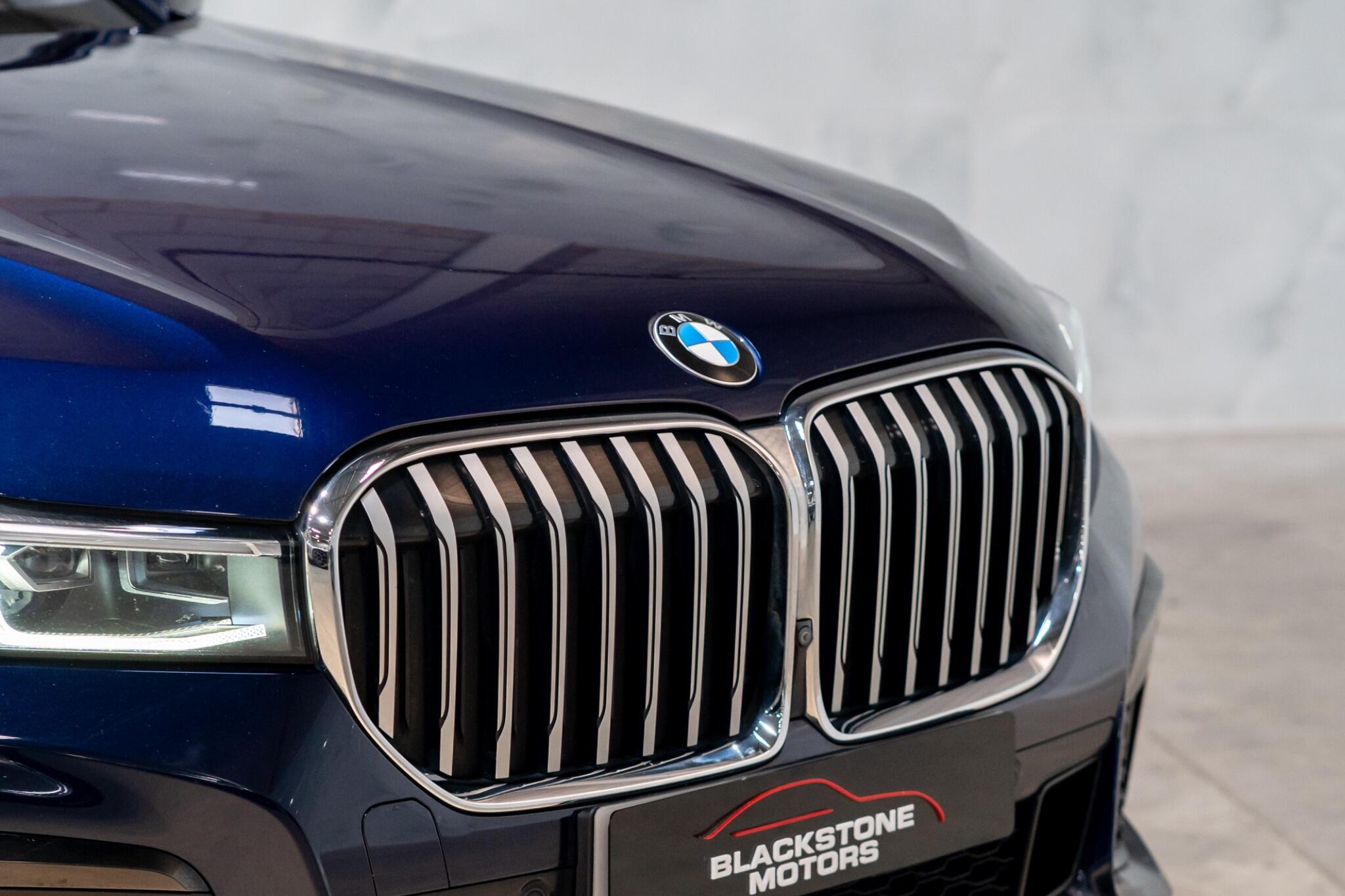 BMW 7 Series view 38