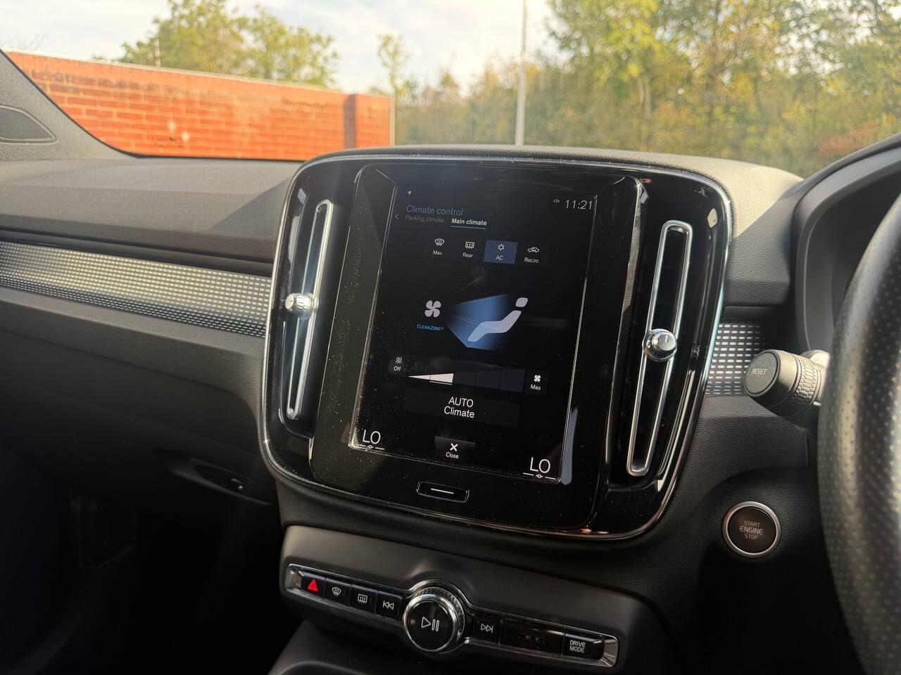 Volvo XC40 view 44