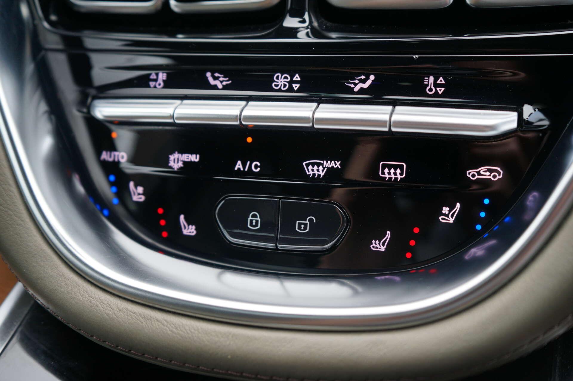 Aston Martin DBX view 23