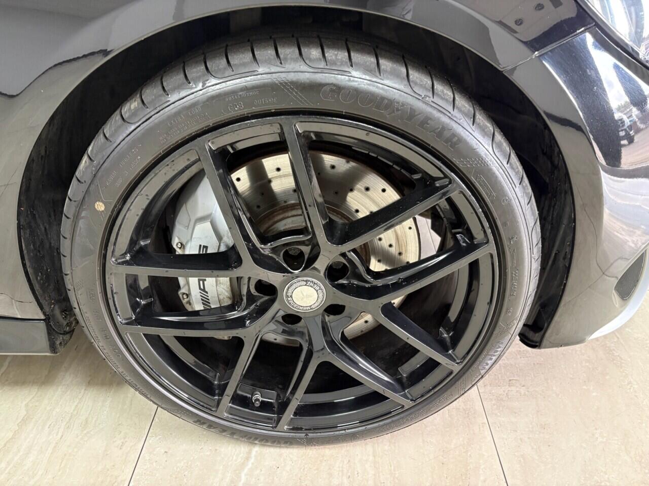 Mercedes-Benz C-Class view 13
