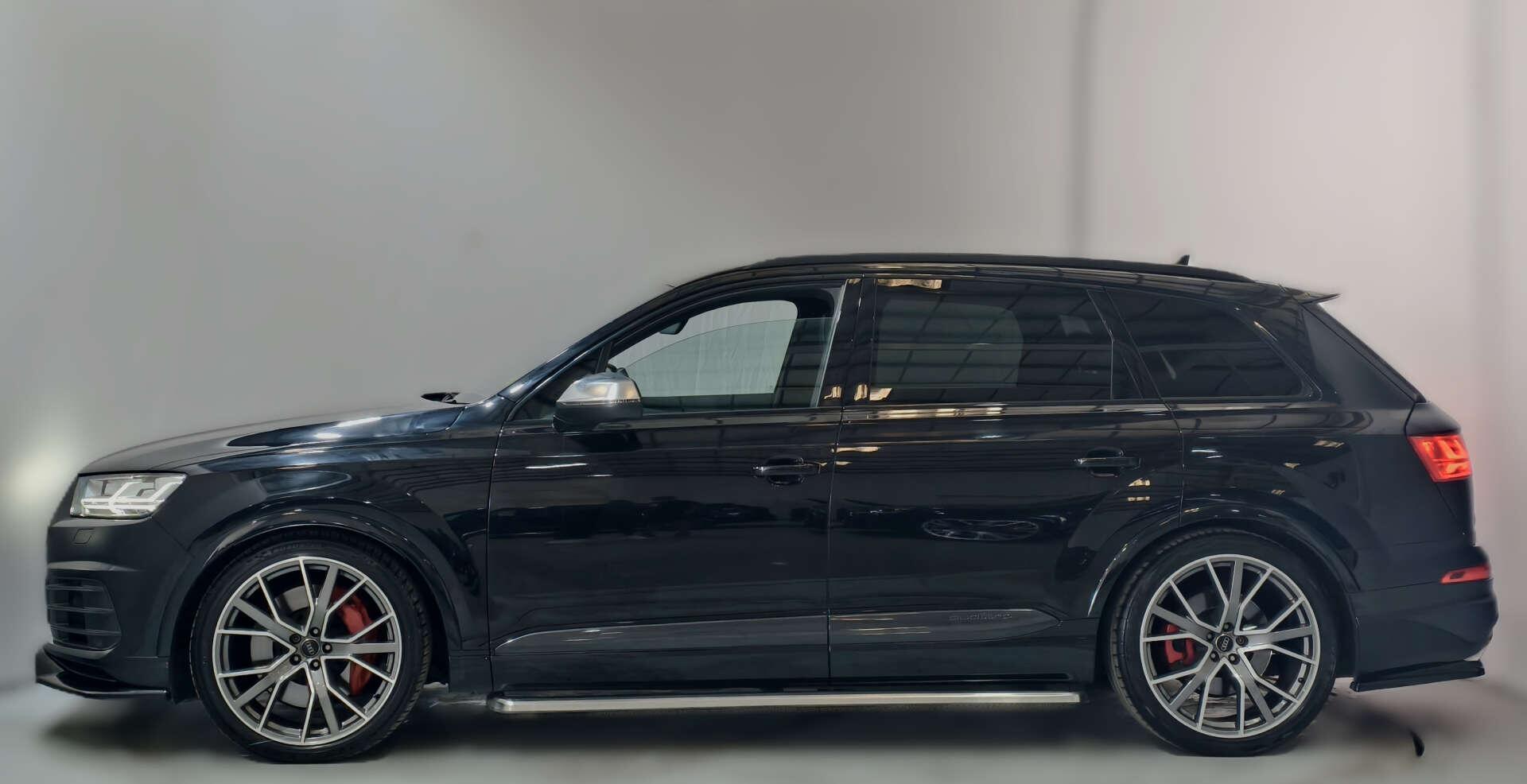 Audi SQ7 view 12