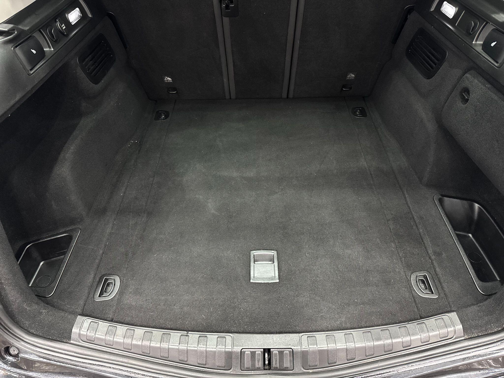 Alfa Romeo Stelvio view 52