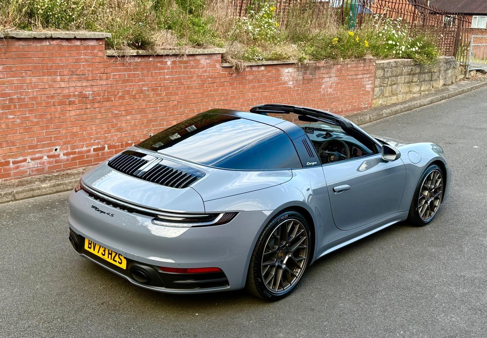 Porsche 911 view 29