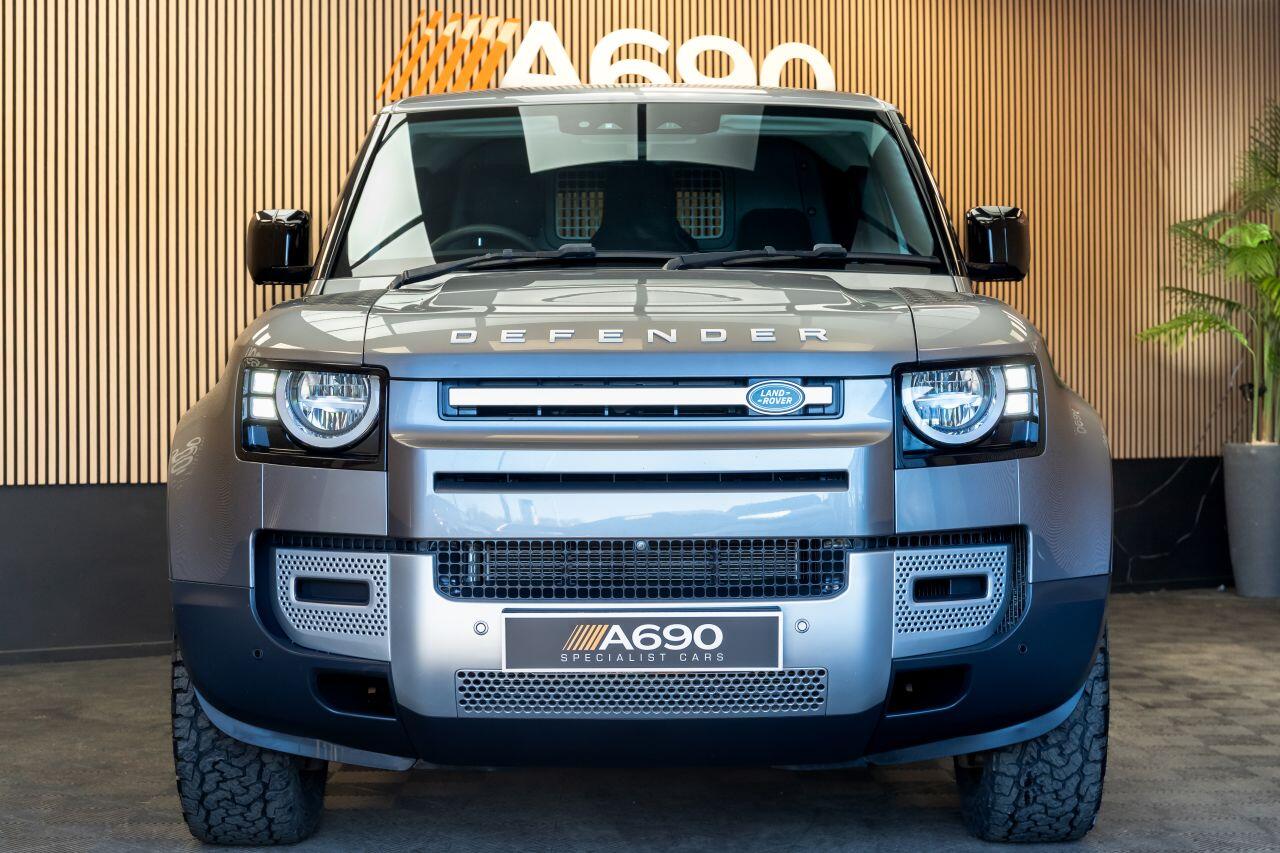 Land Rover Defender 110 view 2