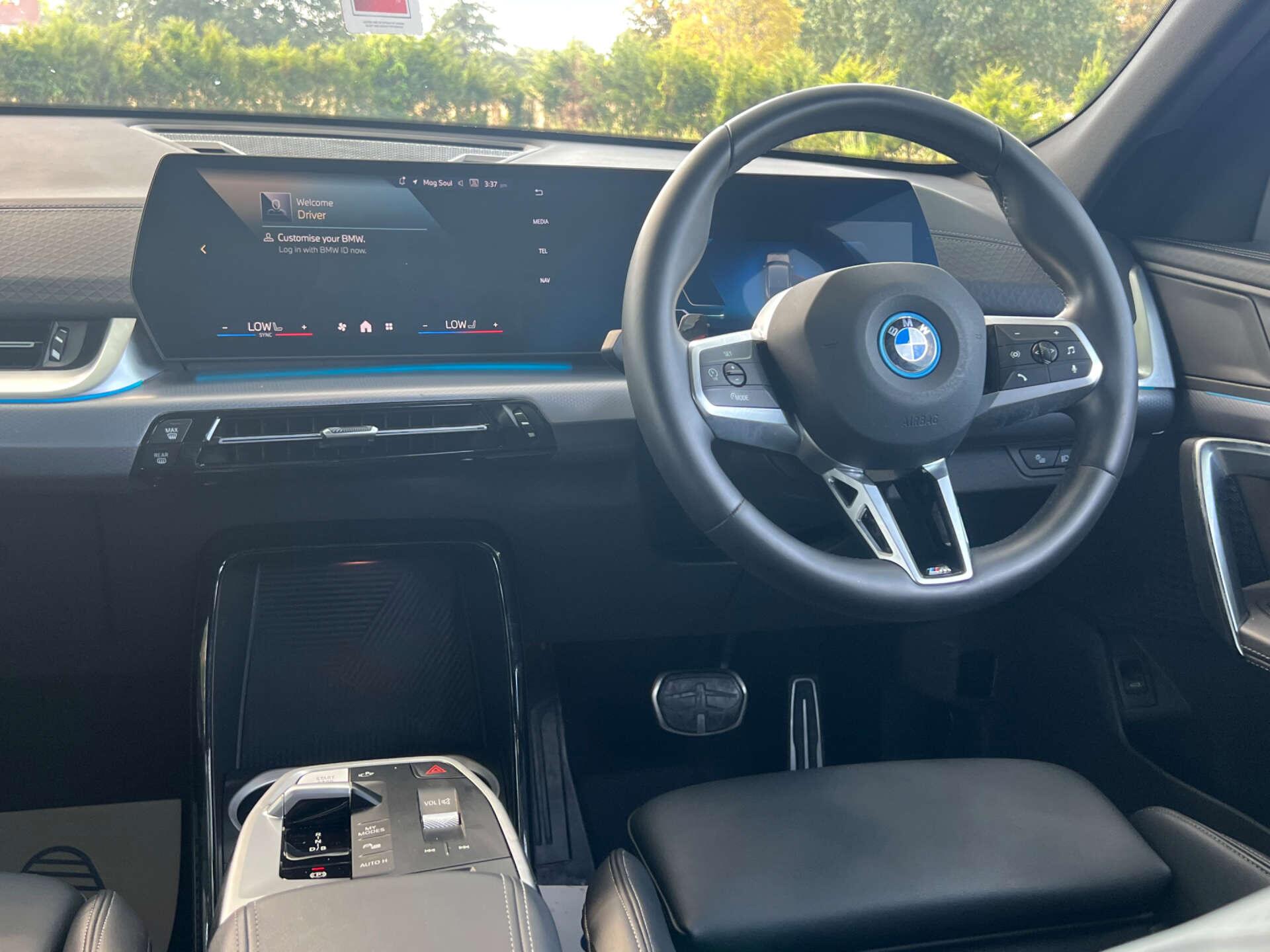BMW Ix2 view 4