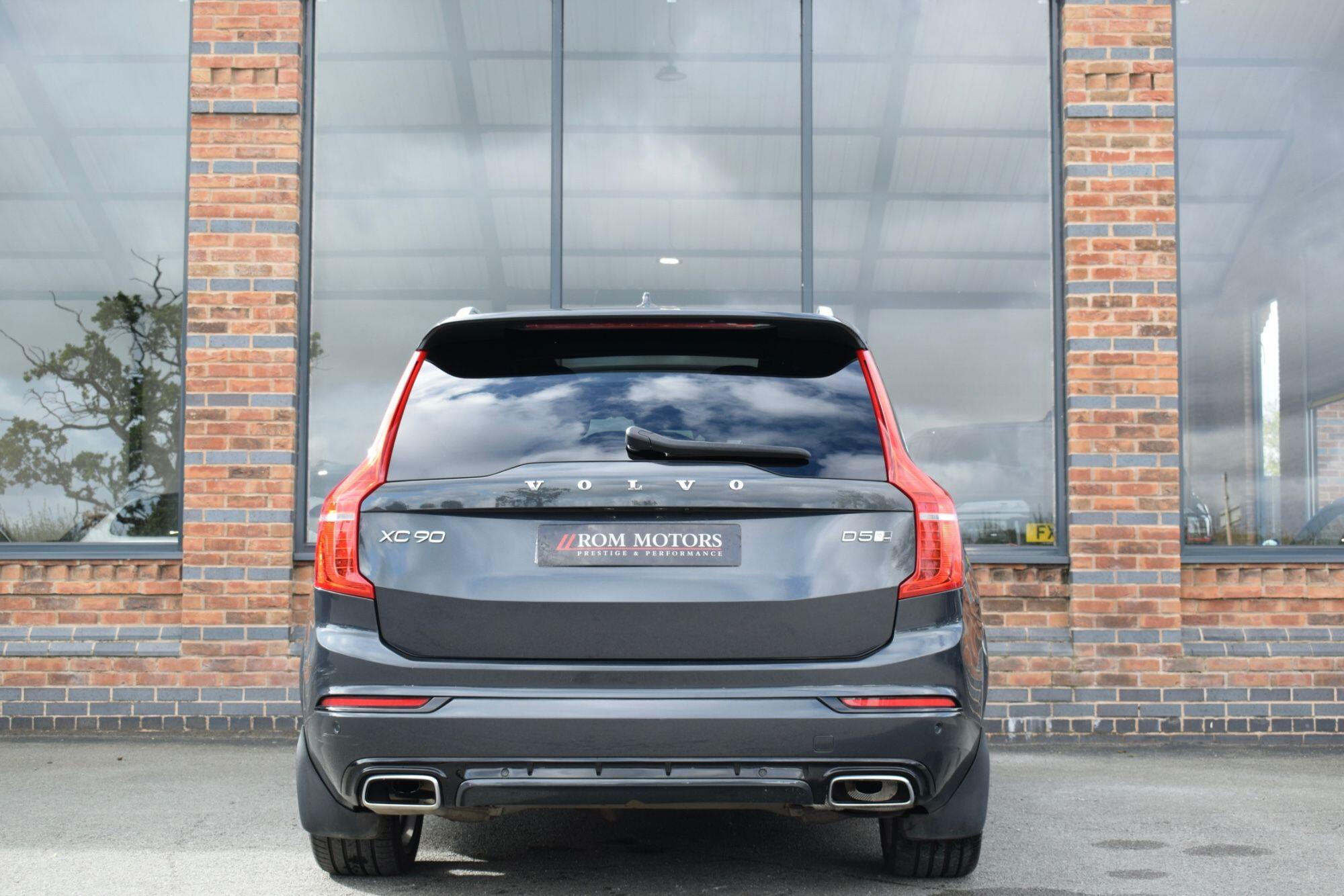 Volvo XC90 view 6