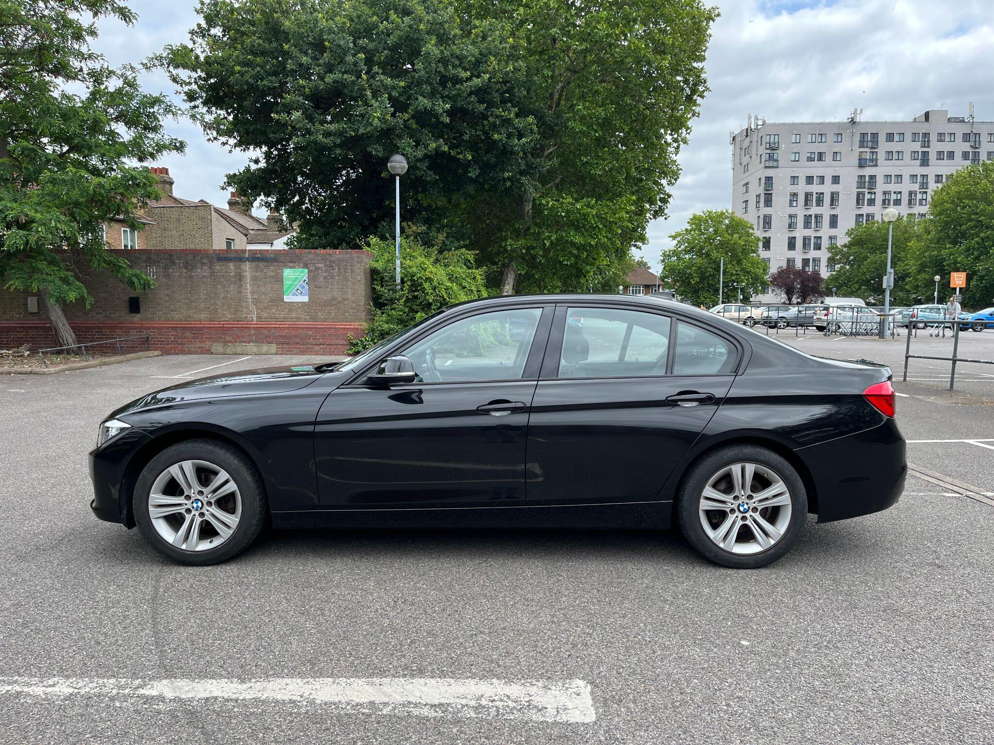 BMW 3 Series view 4