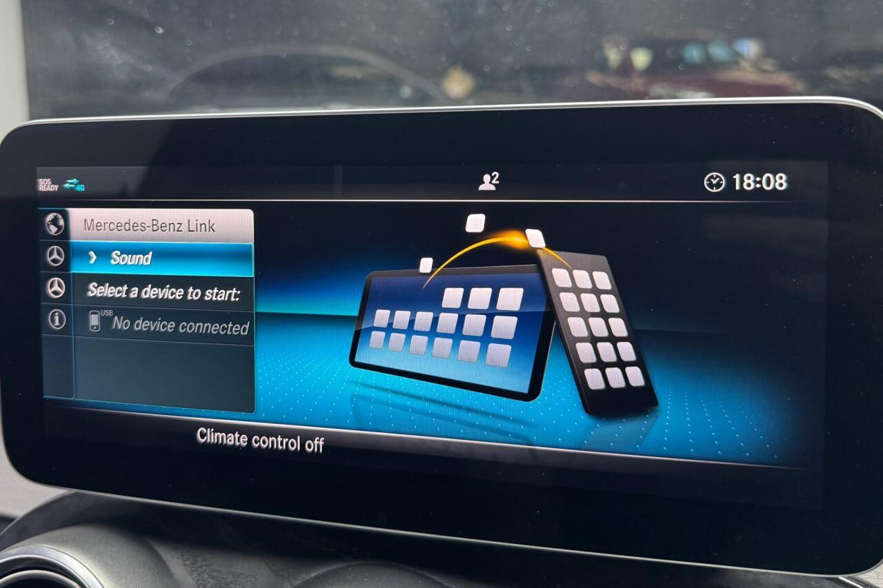 Mercedes-Benz C-Class view 27