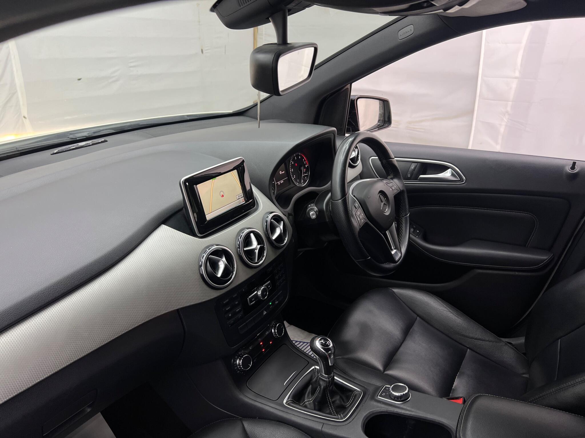 Mercedes-Benz B Class view 17