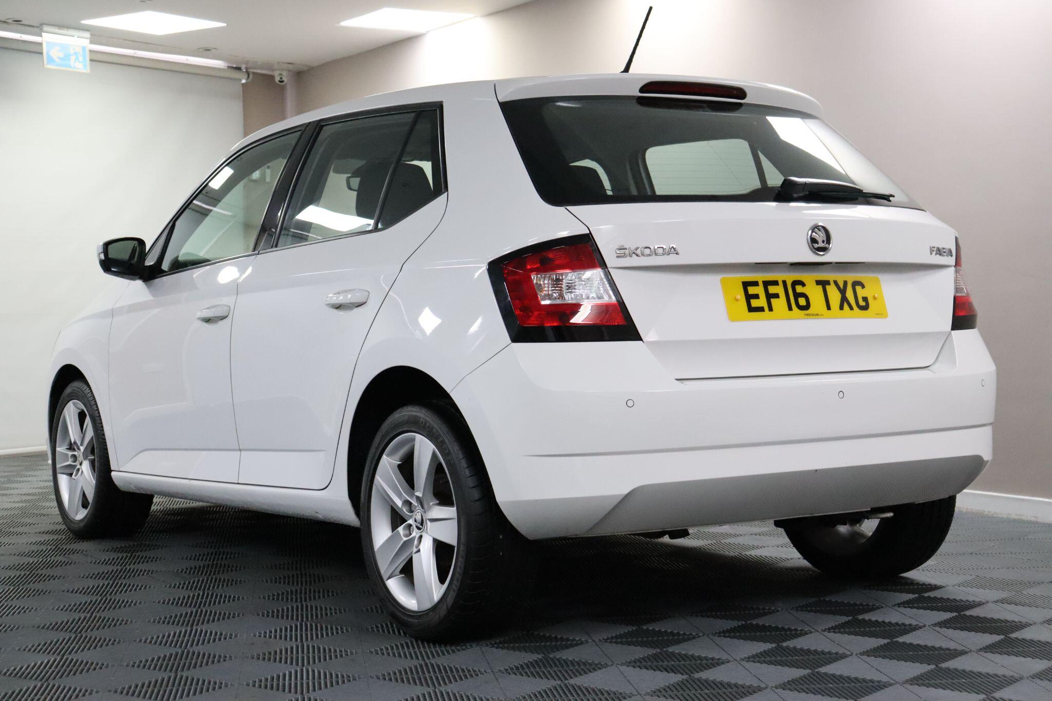 Skoda Fabia view 22