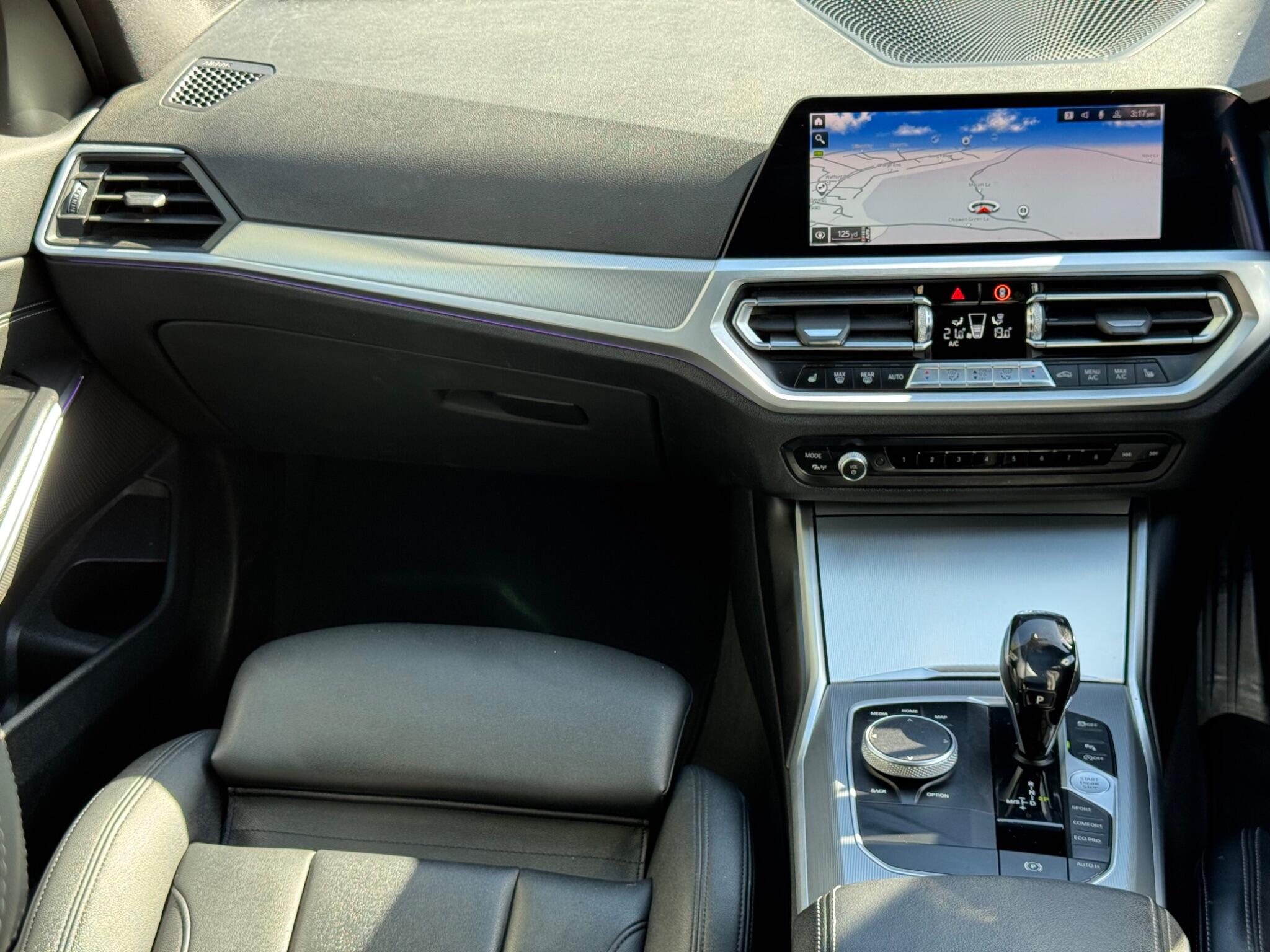 BMW 3 Series view 16