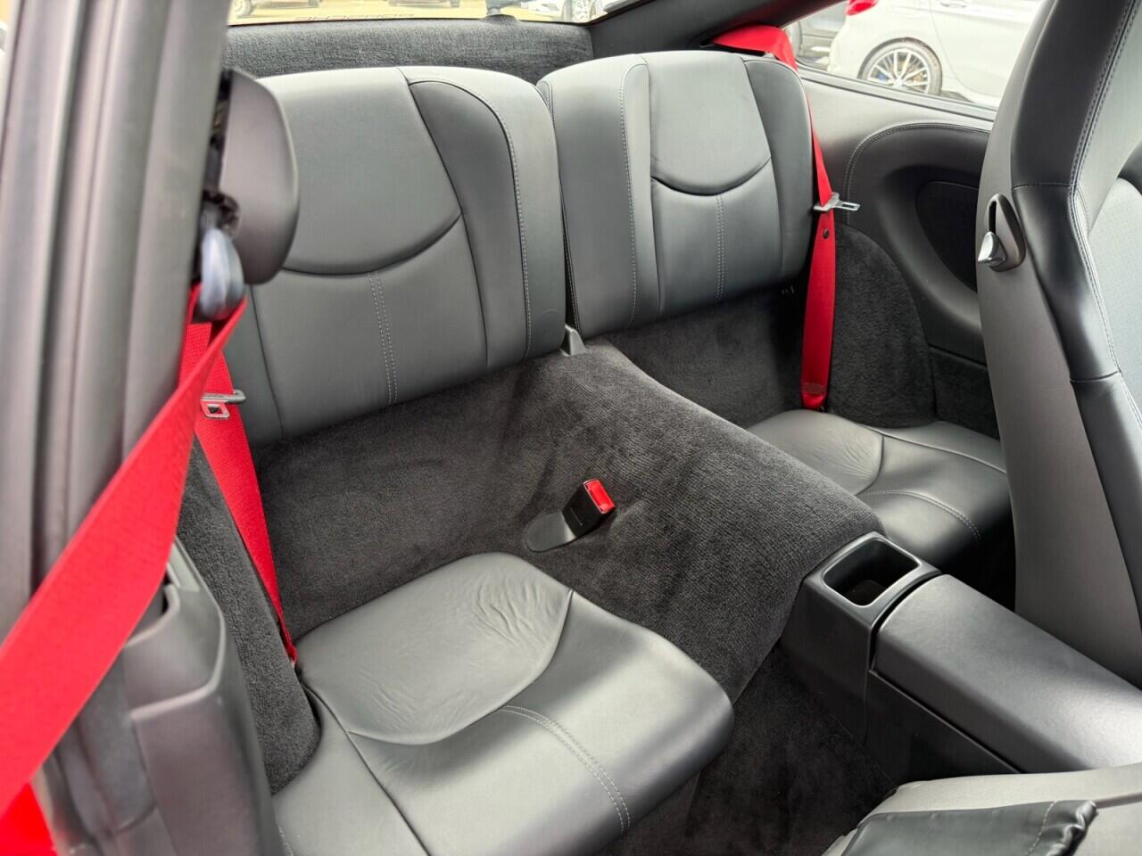 Porsche 911 view 31