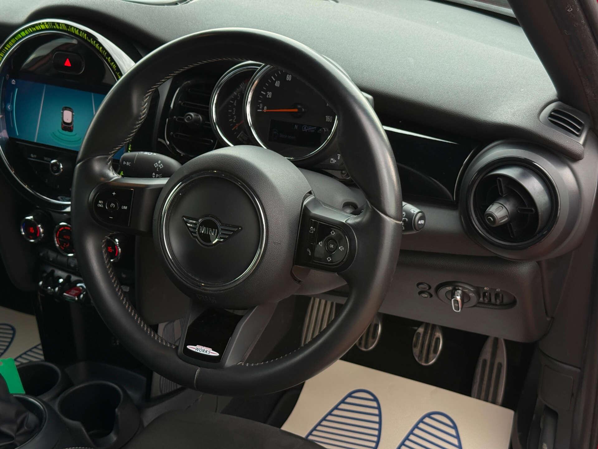 Mini Cooper view 51