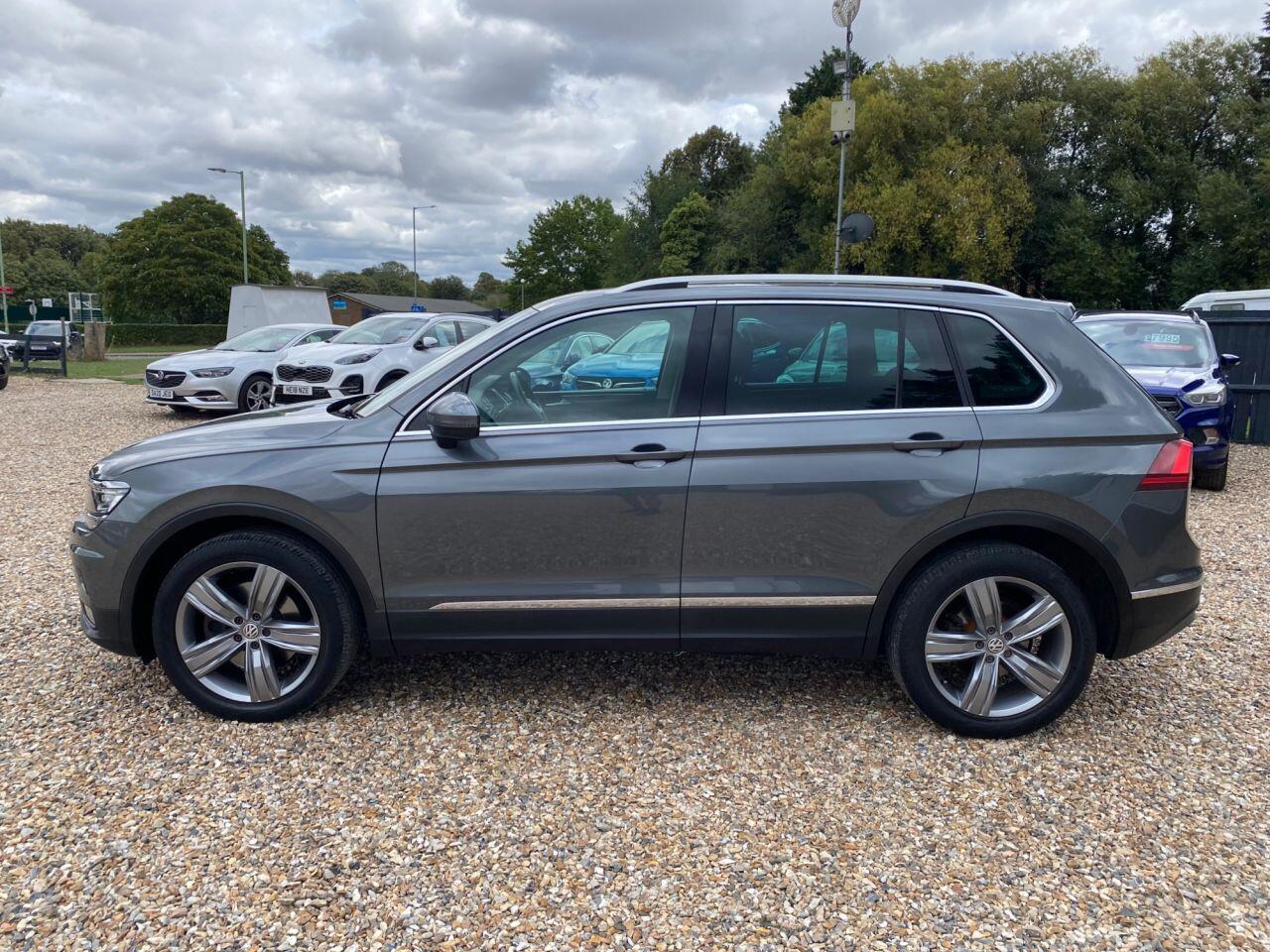 Volkswagen Tiguan view 8