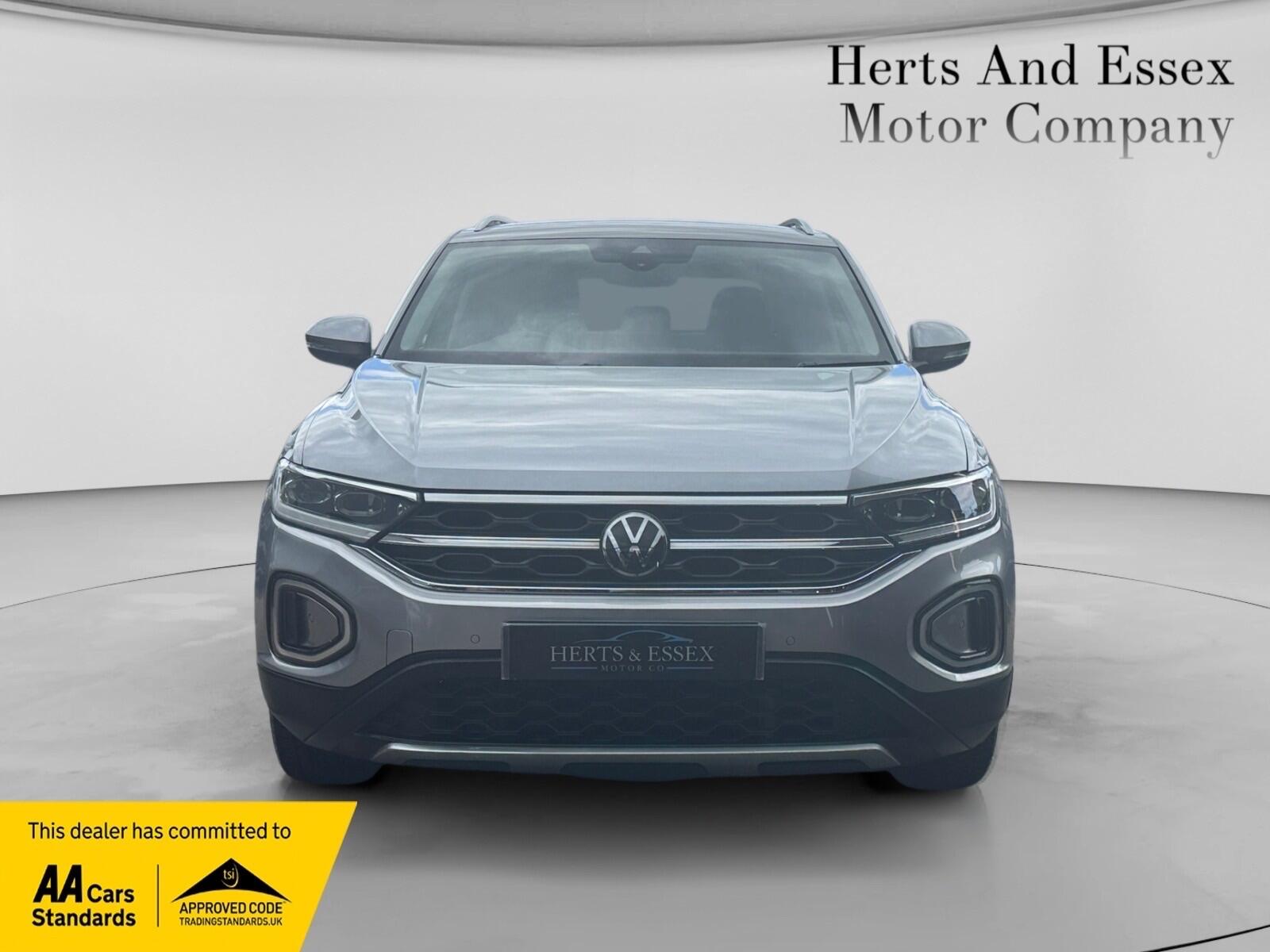 Volkswagen T-Roc view 2